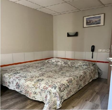 Double Room with Shower photo 1