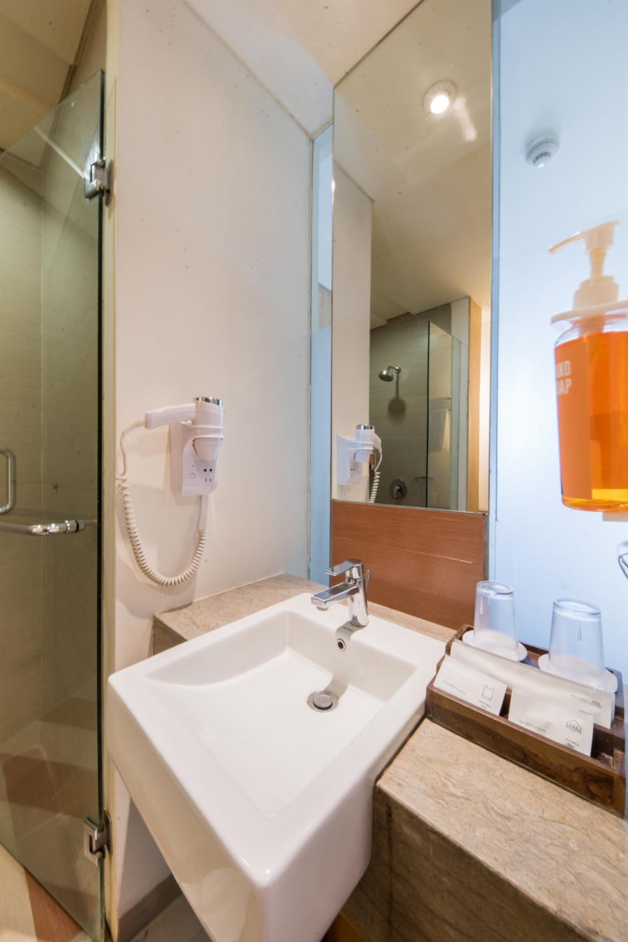 Deluxe Double or Twin Room - Photo 5