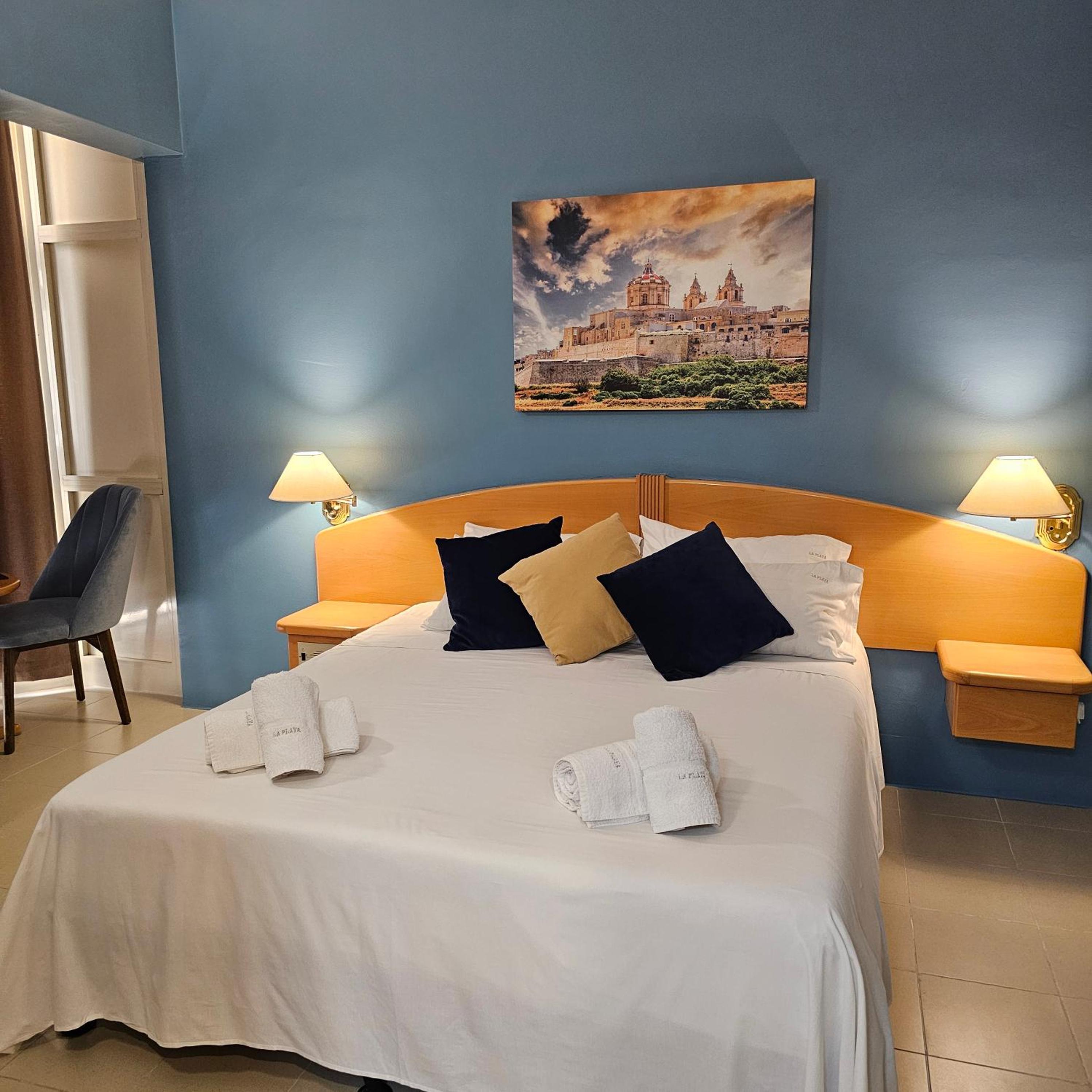 Double Room with Sea View - Photo 1