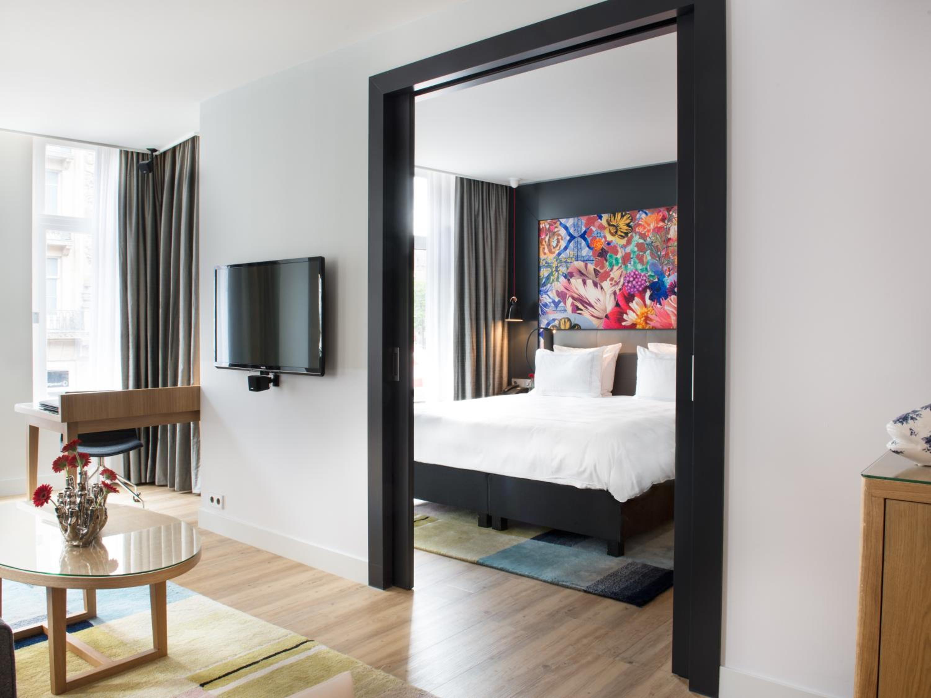 Signature City View Suite photo 2