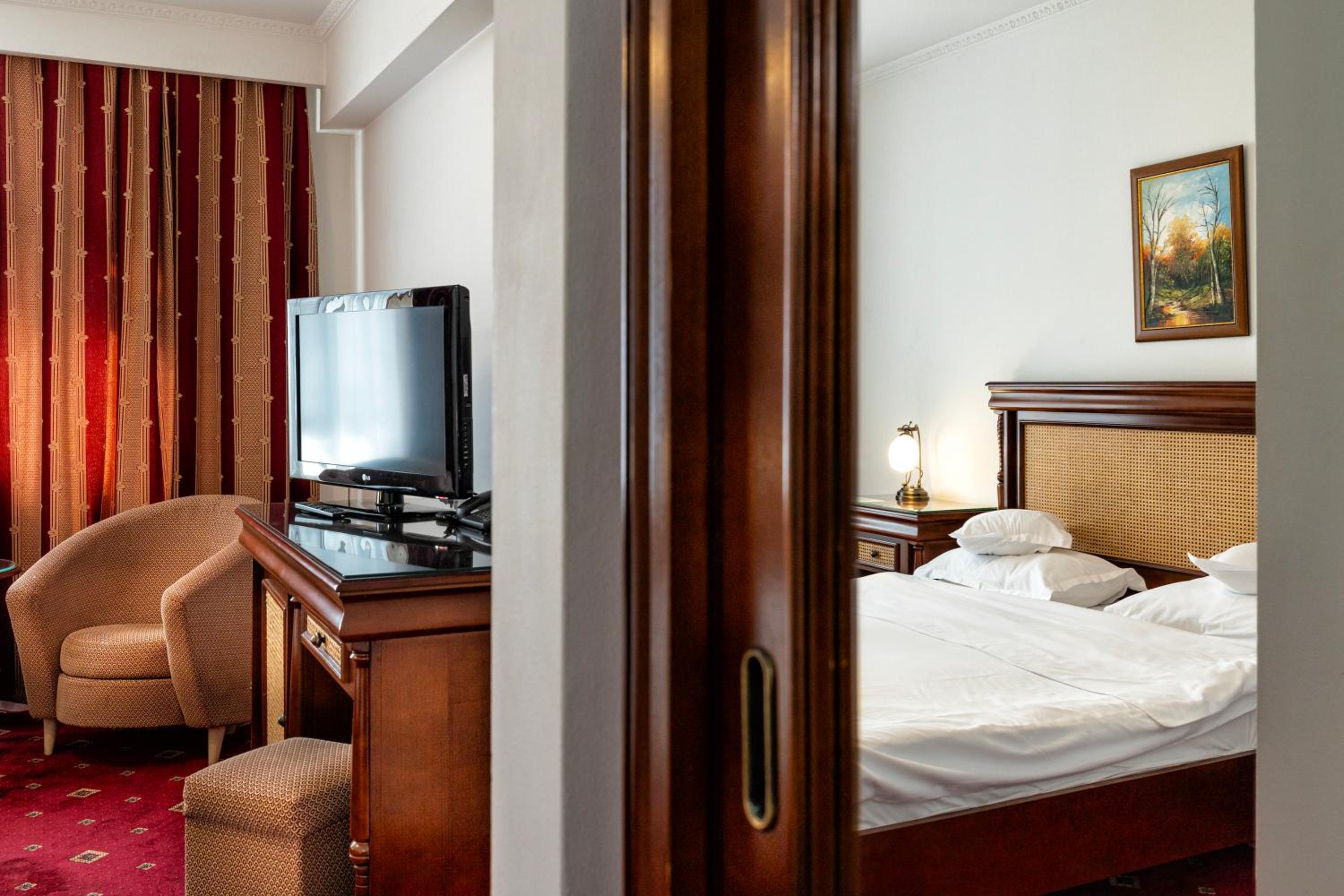 Standard Double Room - No Elevator