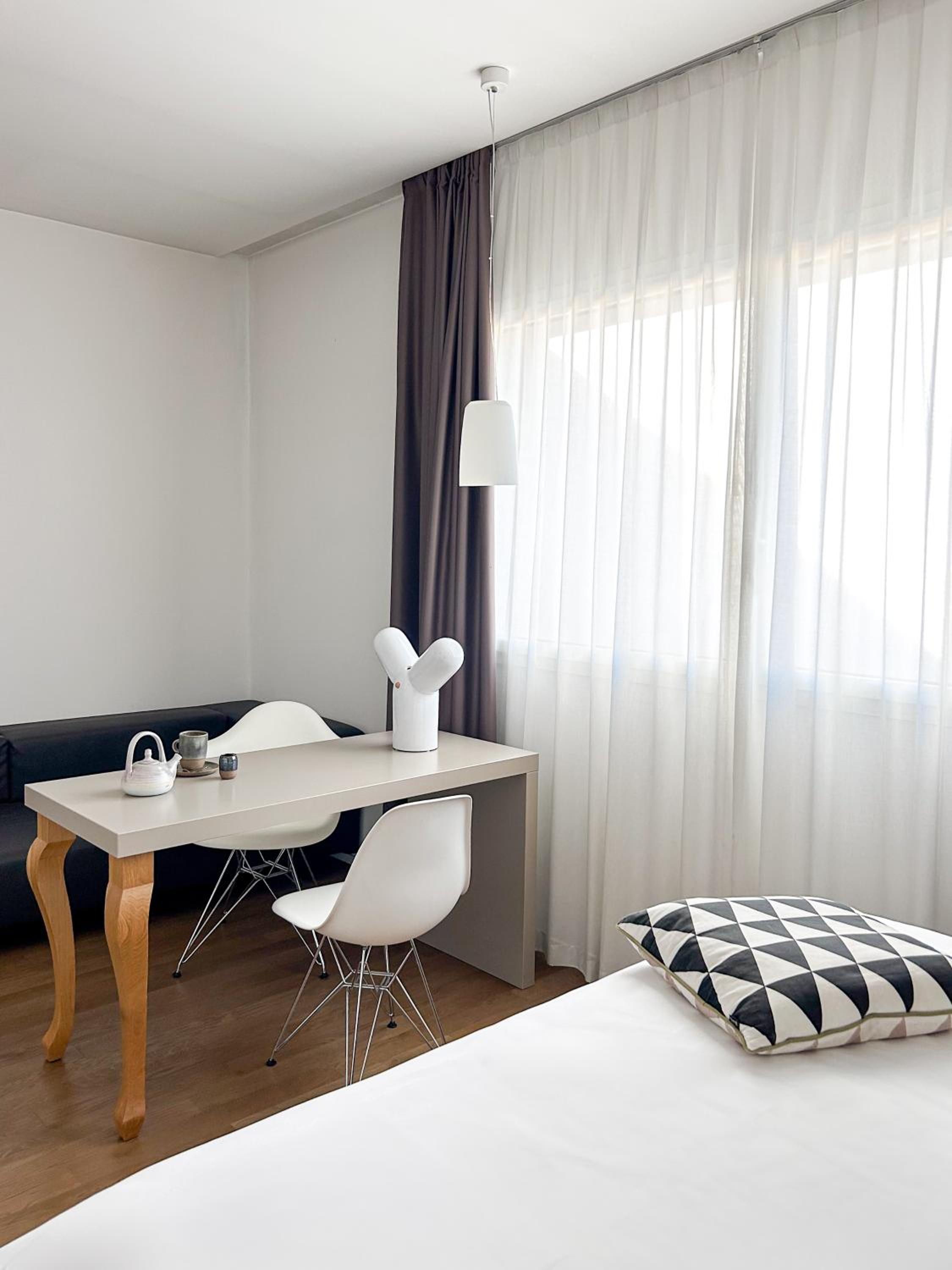 Deluxe Junior Suite photo 3