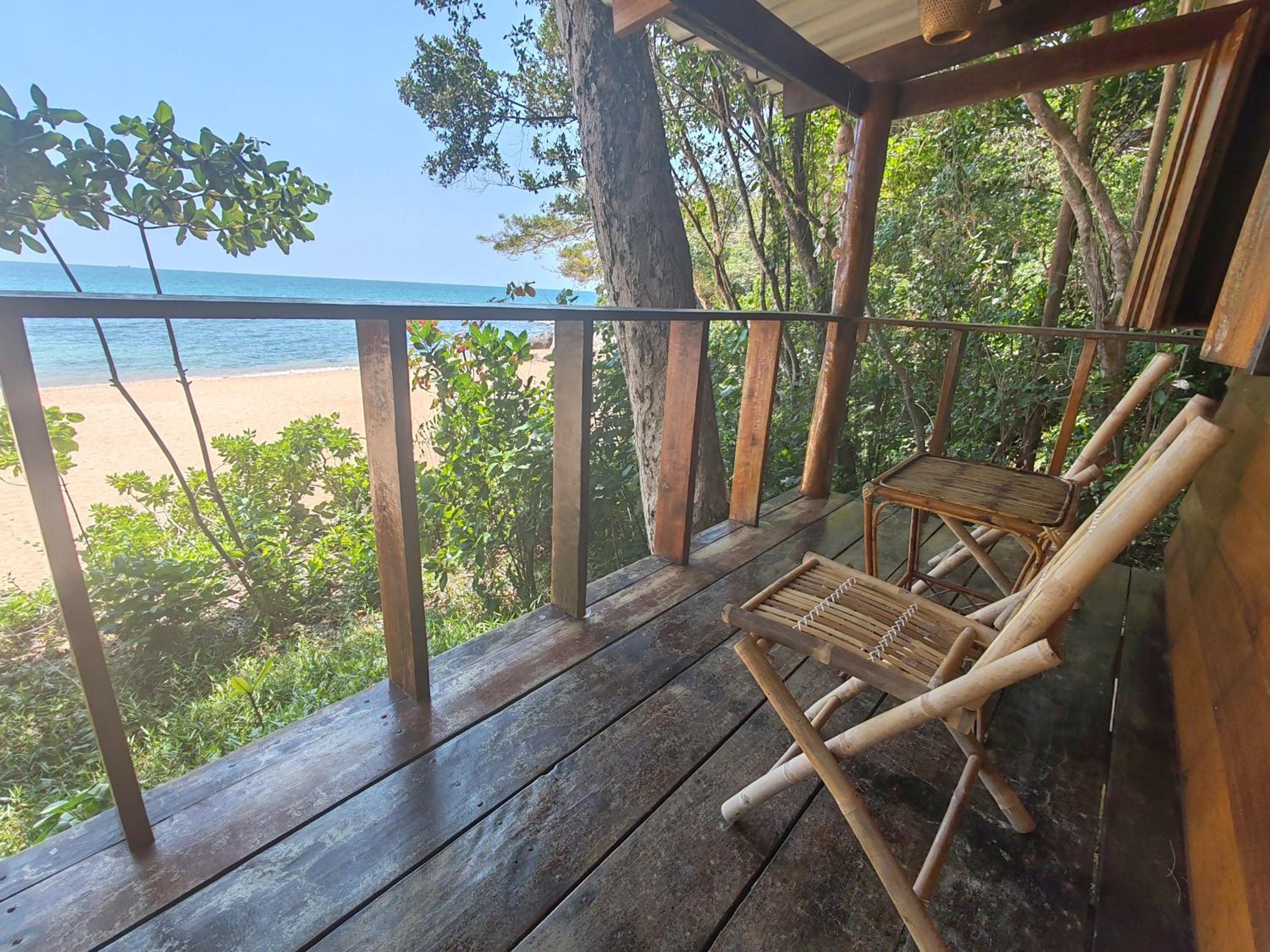 Bungalow - Beach Front - Photo 8
