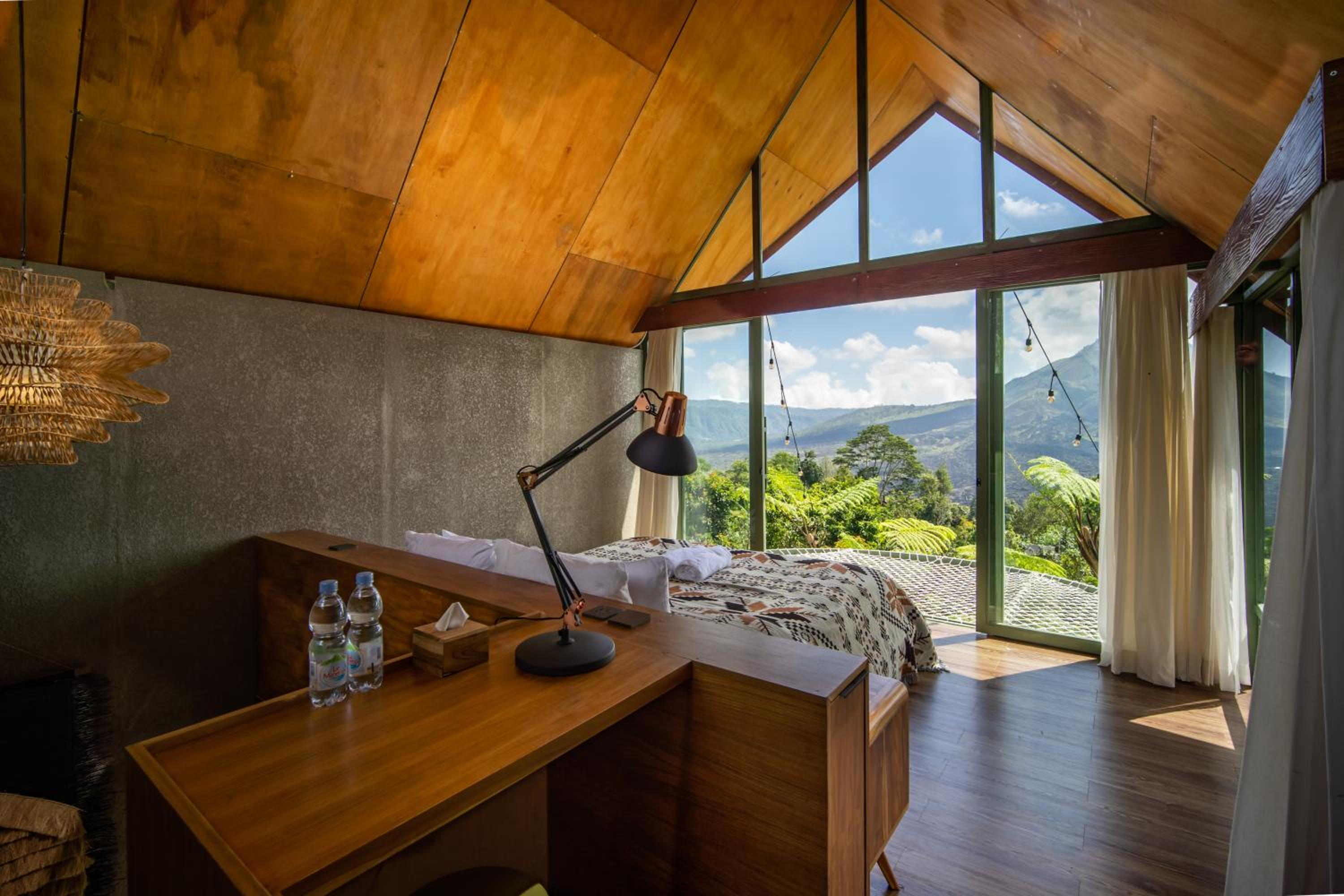 1 Bedroom Cabin with 2 Outdoor Bathtubs – Mountain View photo 1