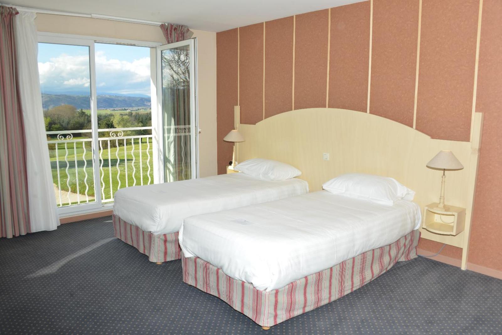 Twin Room with Sofa Bed - Non-Smoking - Photo 9