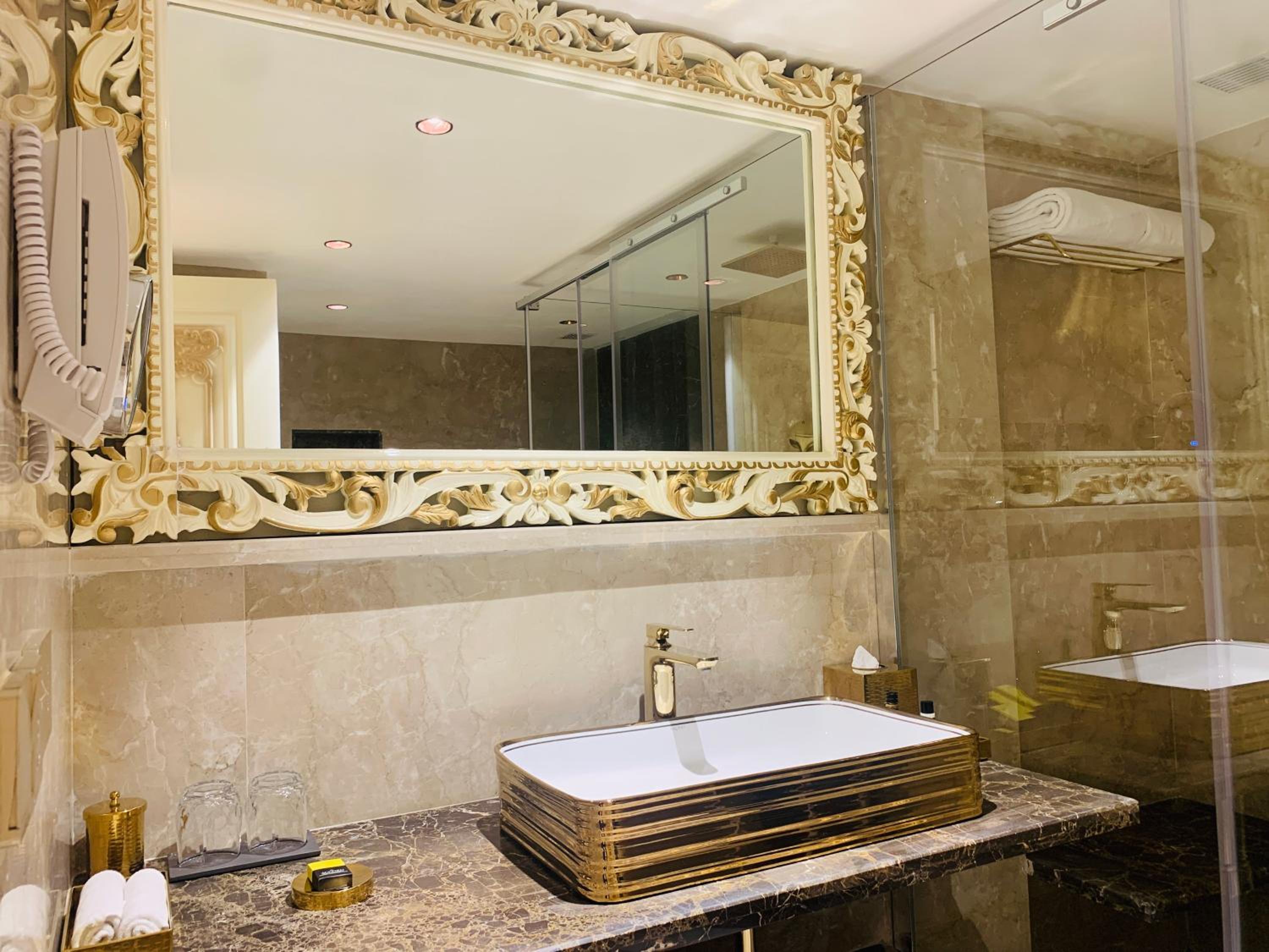Studio Apartment Suite - Photo 3
