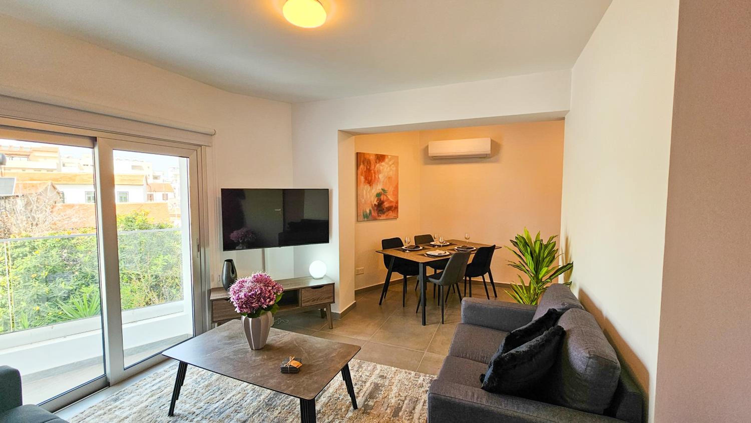 Apartment with Balcony photo 1