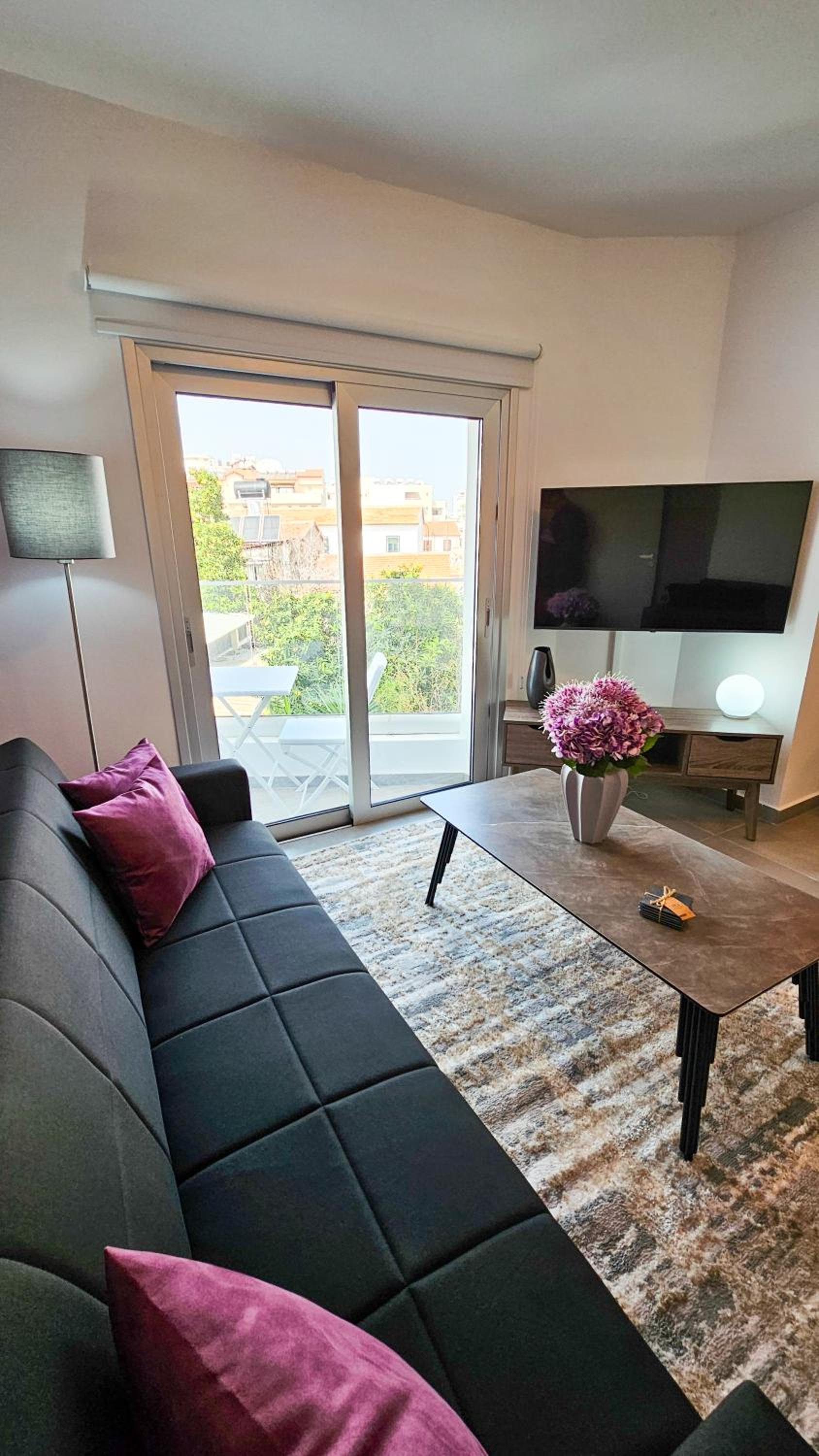 Apartment with Balcony photo 2