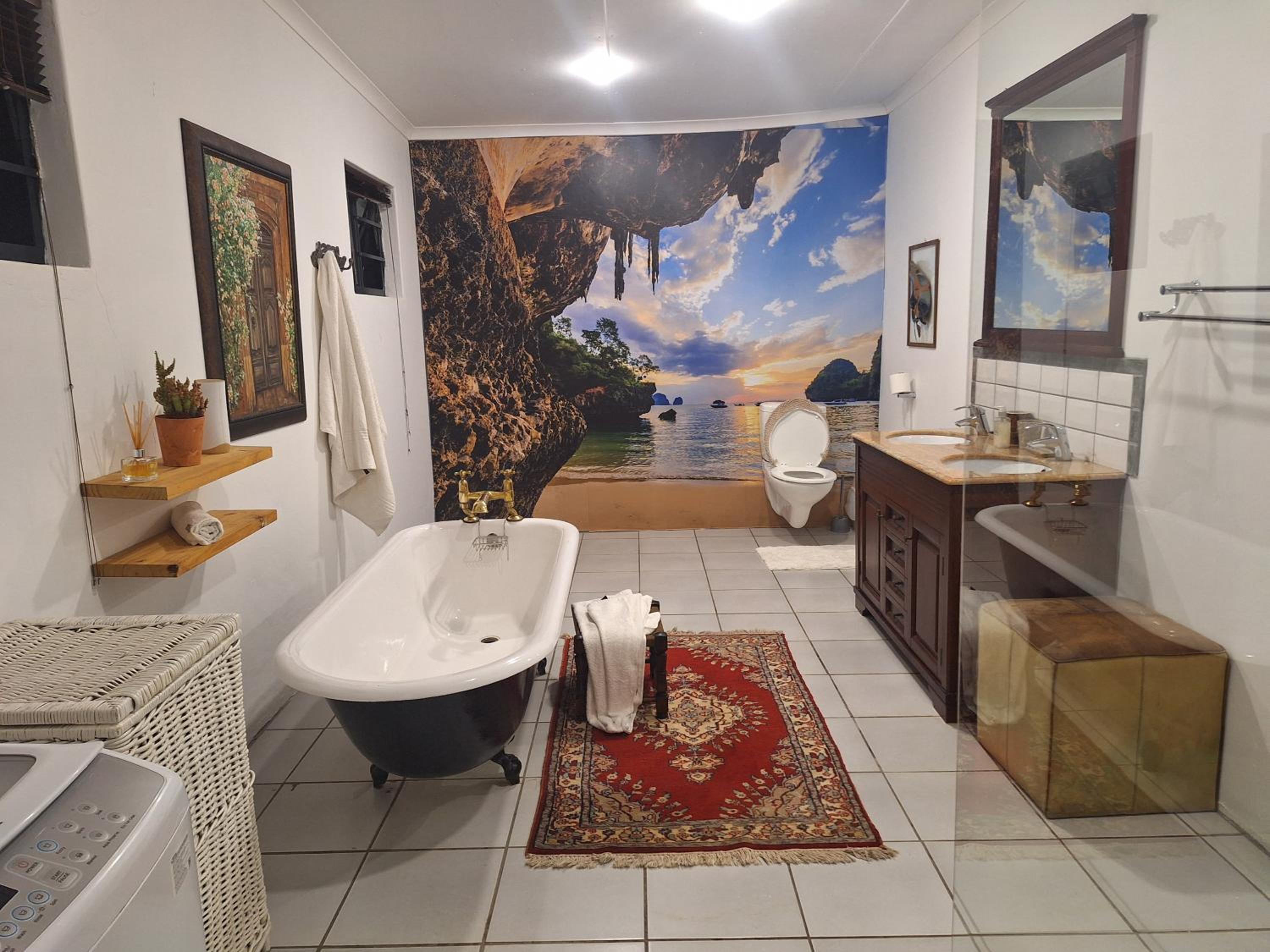 Five-Bedroom House - Photo 14
