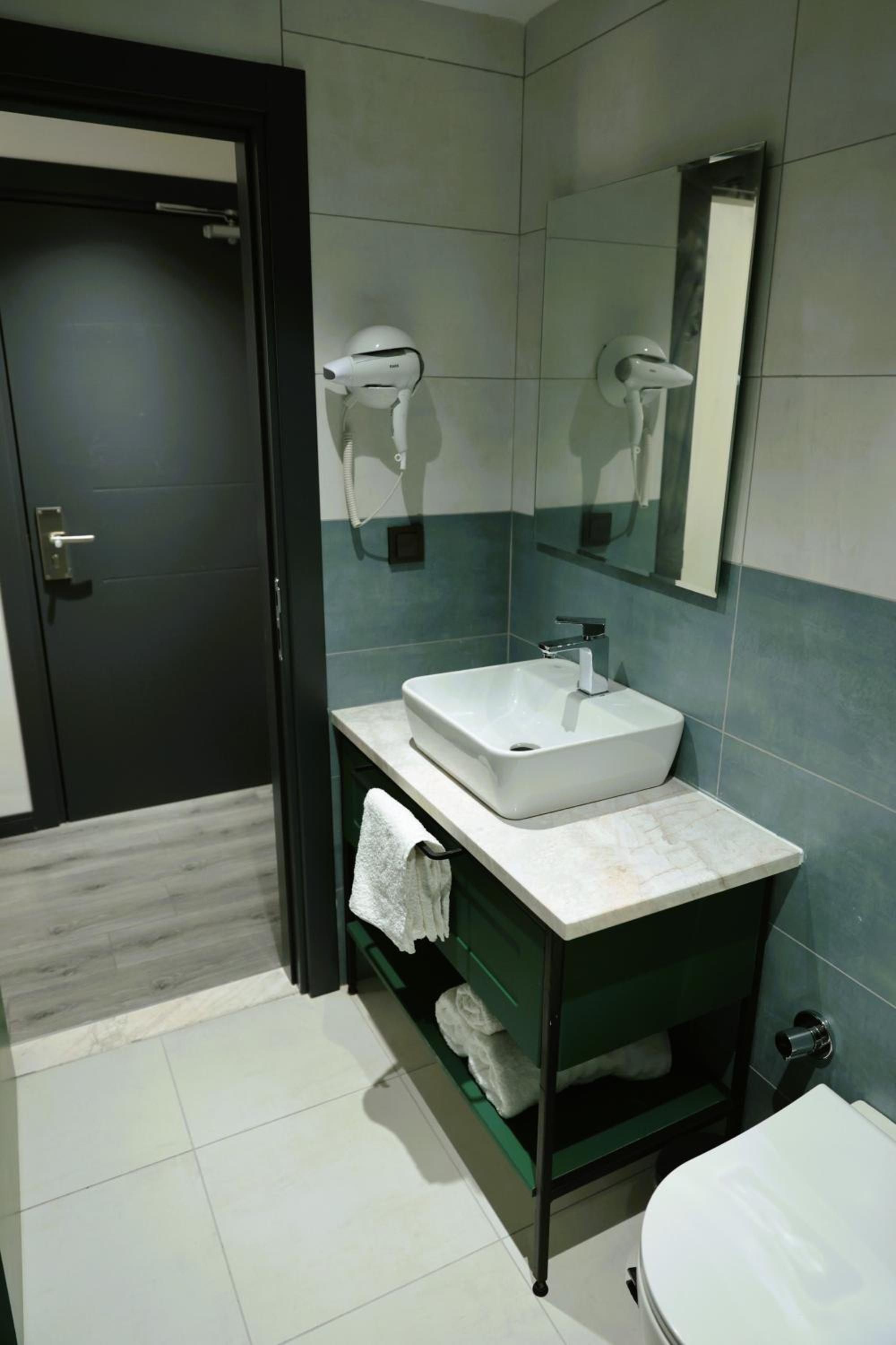 Standard Triple Room - Photo 5