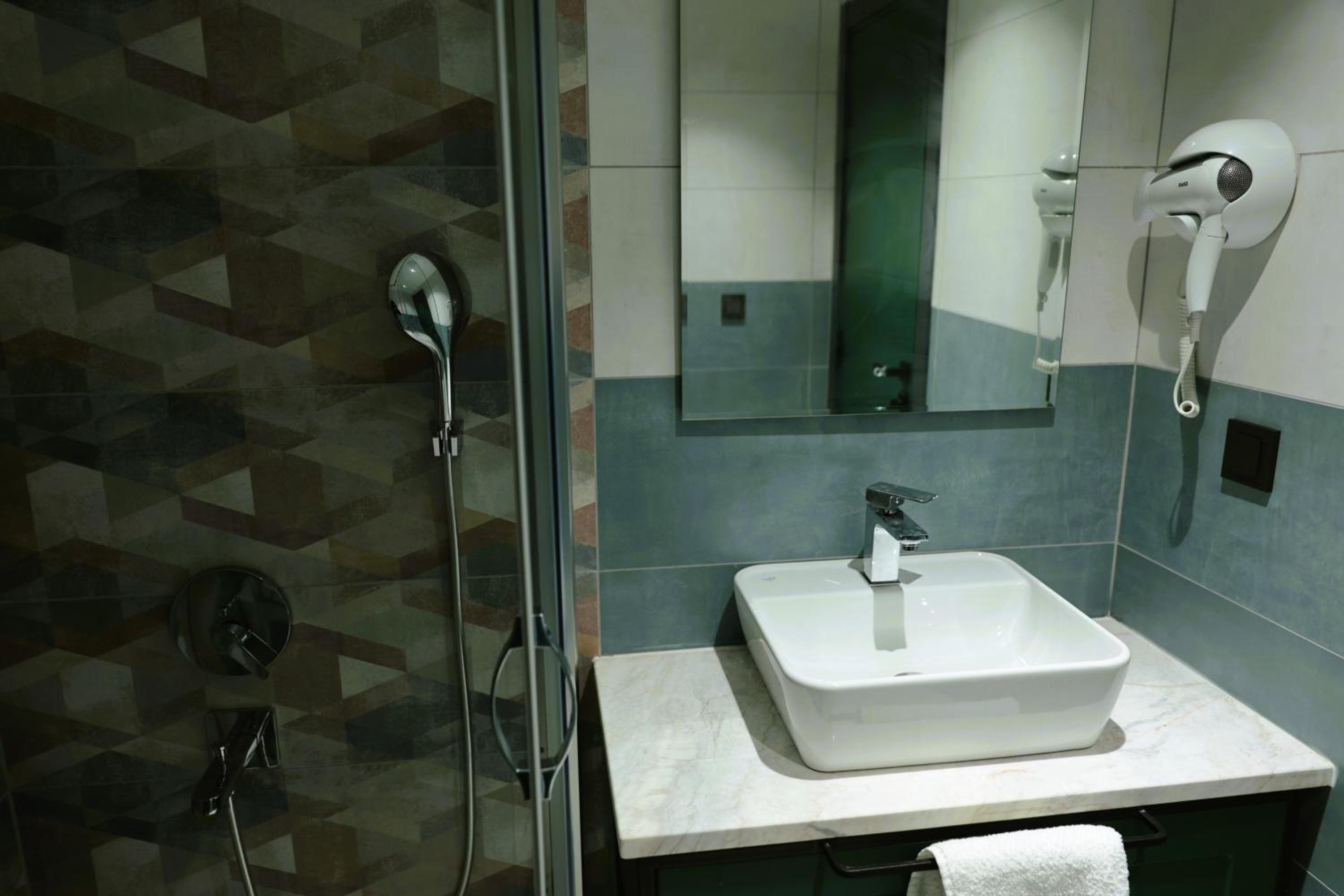 Standard Double Room - Photo 2