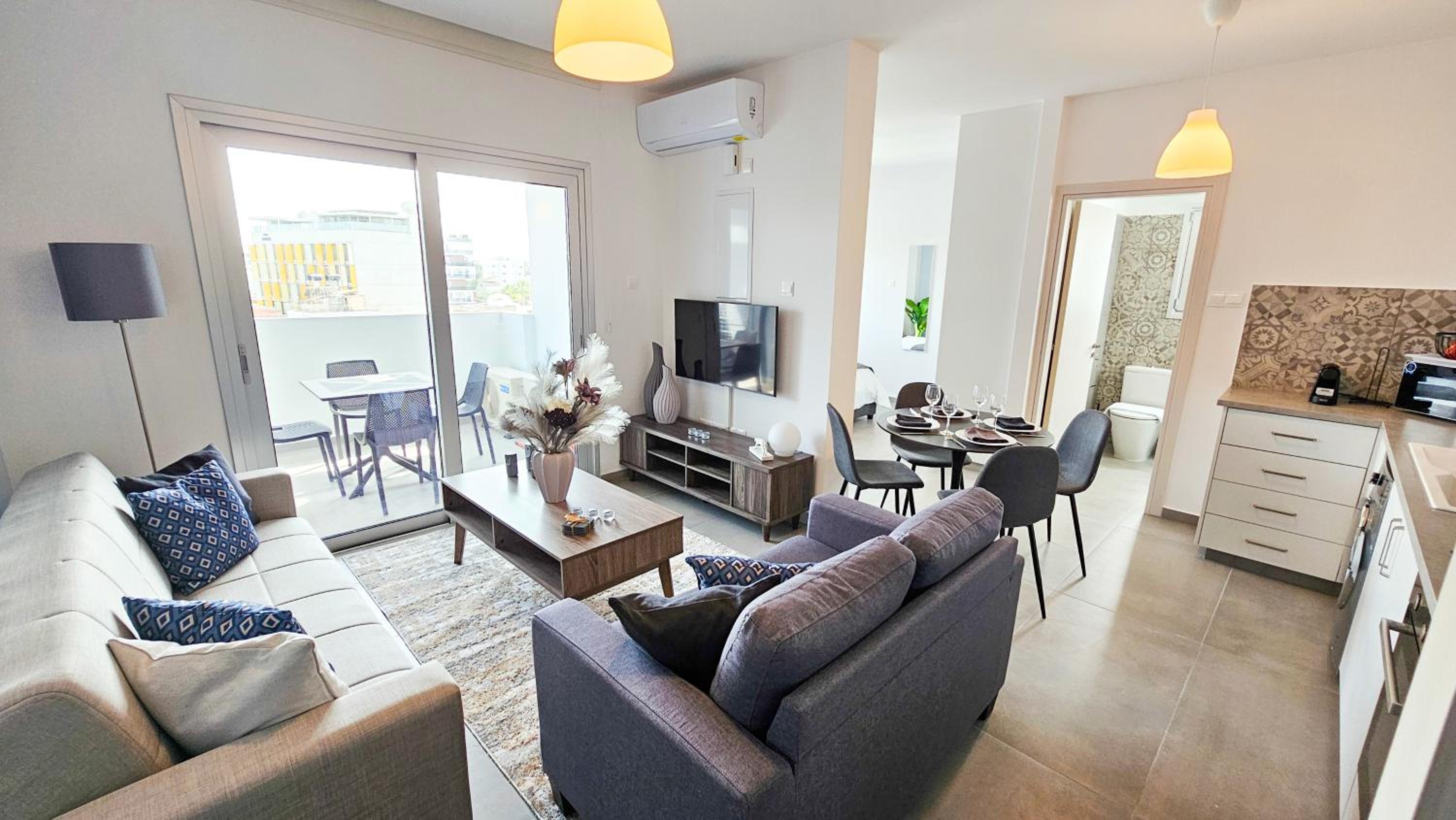 Apartment with Balcony photo 1
