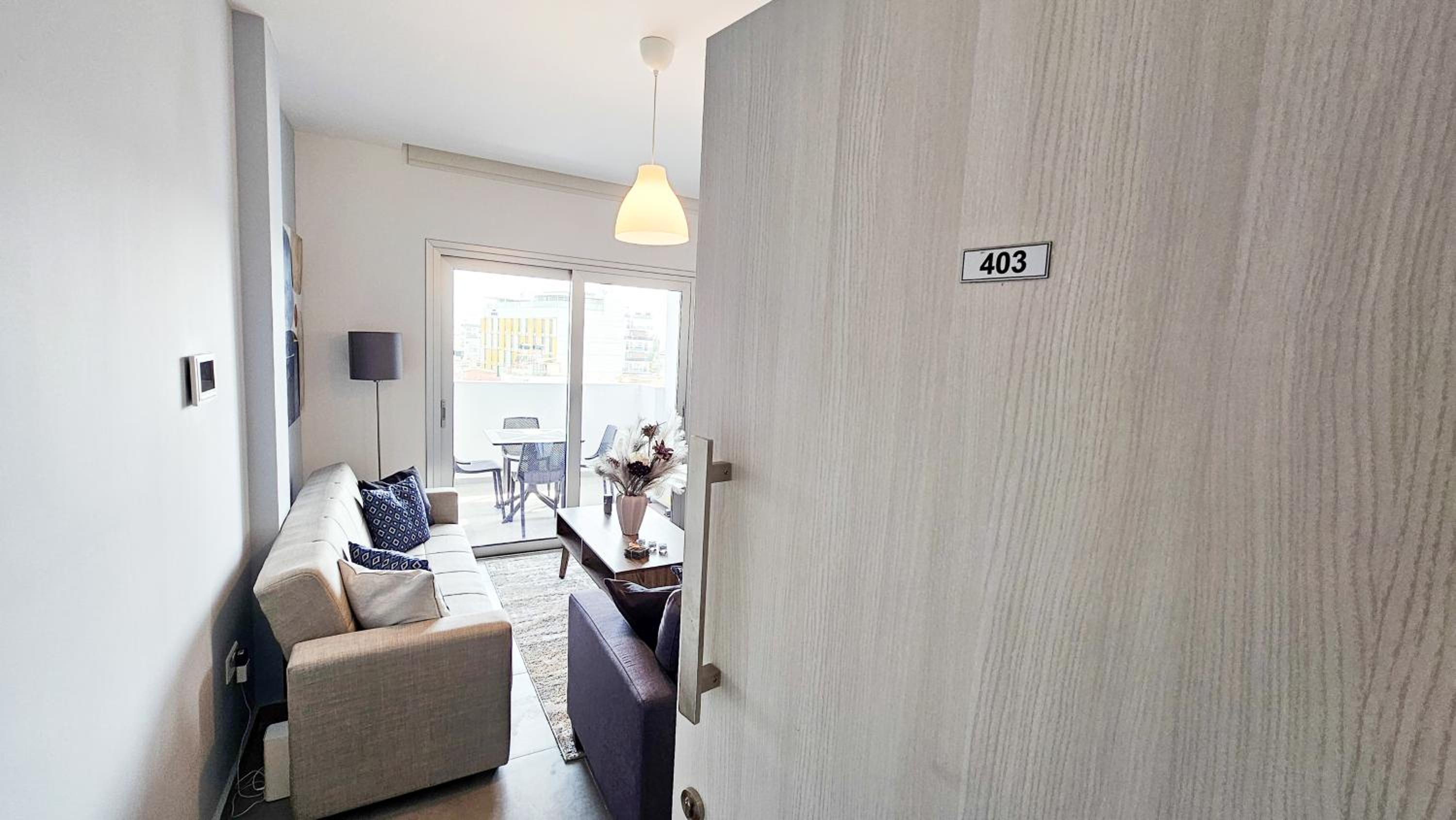 Apartment with Balcony photo 3