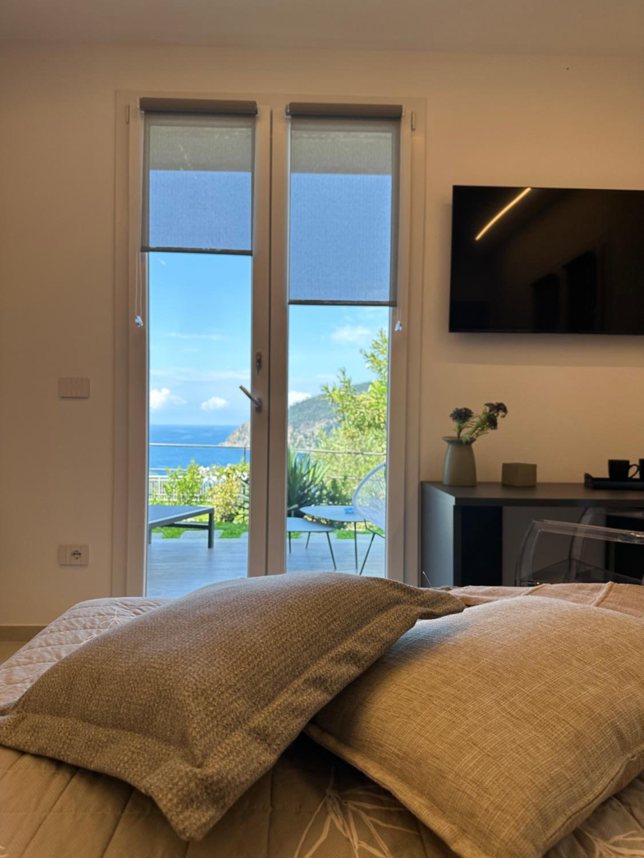 Deluxe Double Room with Sea View photo 3