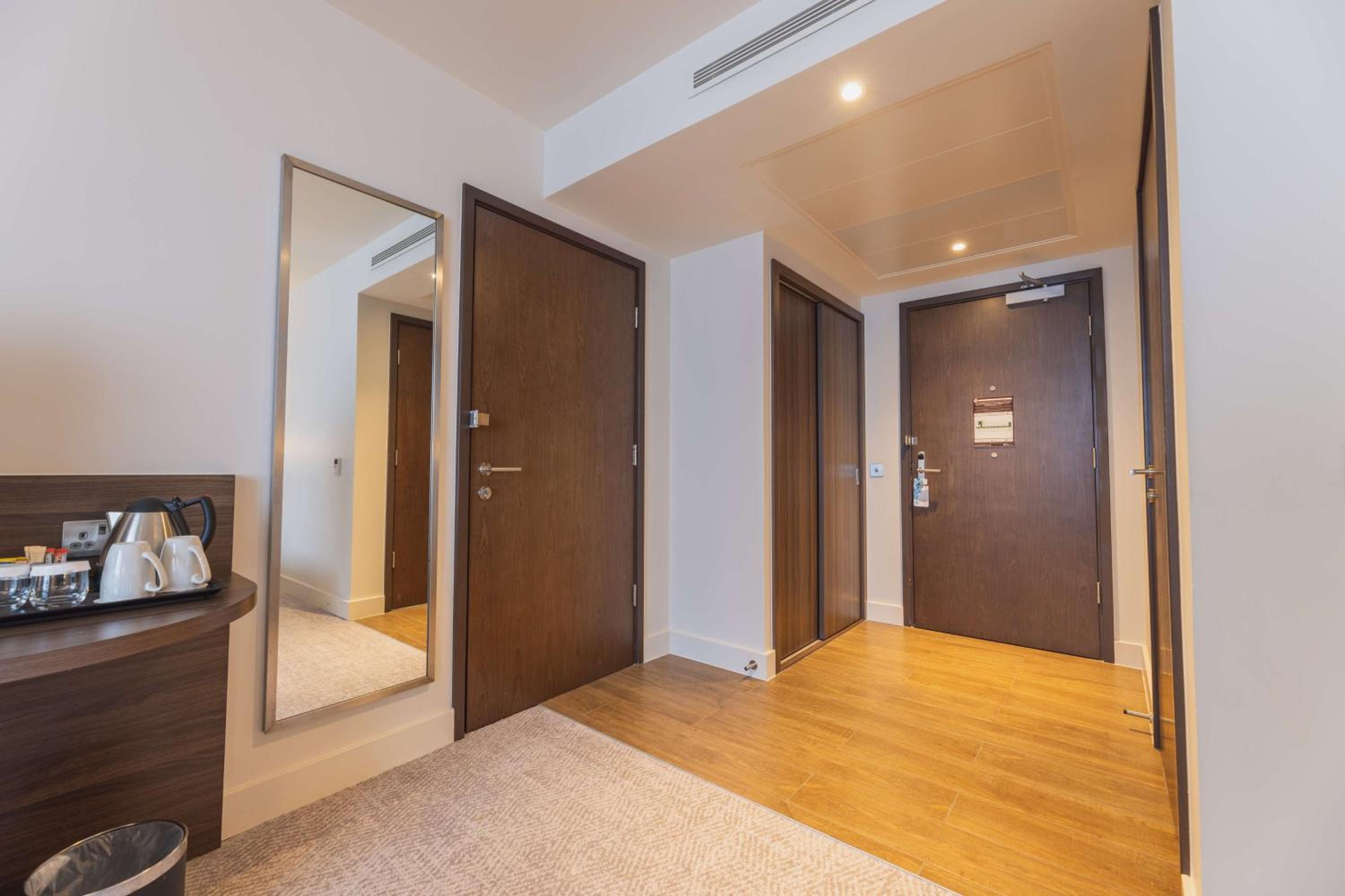 Queen Room - Mobility Access