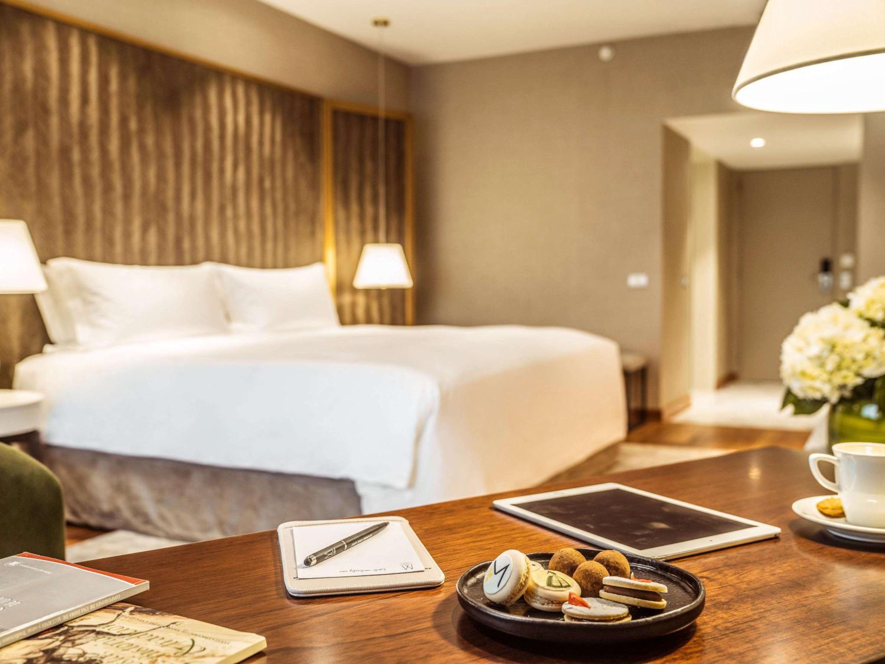 Deluxe King Room - Photo 1