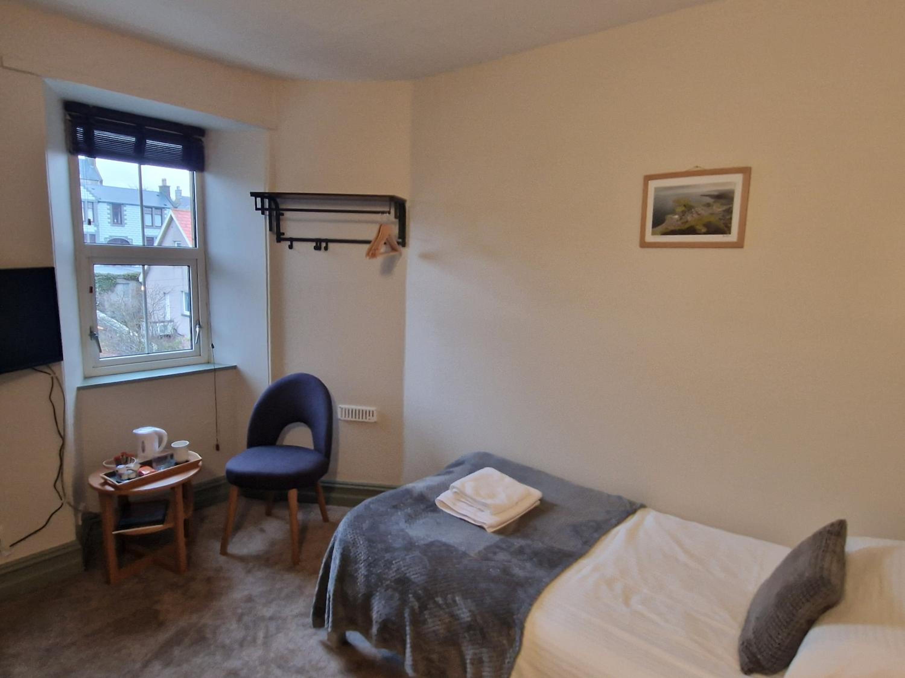 Single Room with Shared Bathroom photo 2