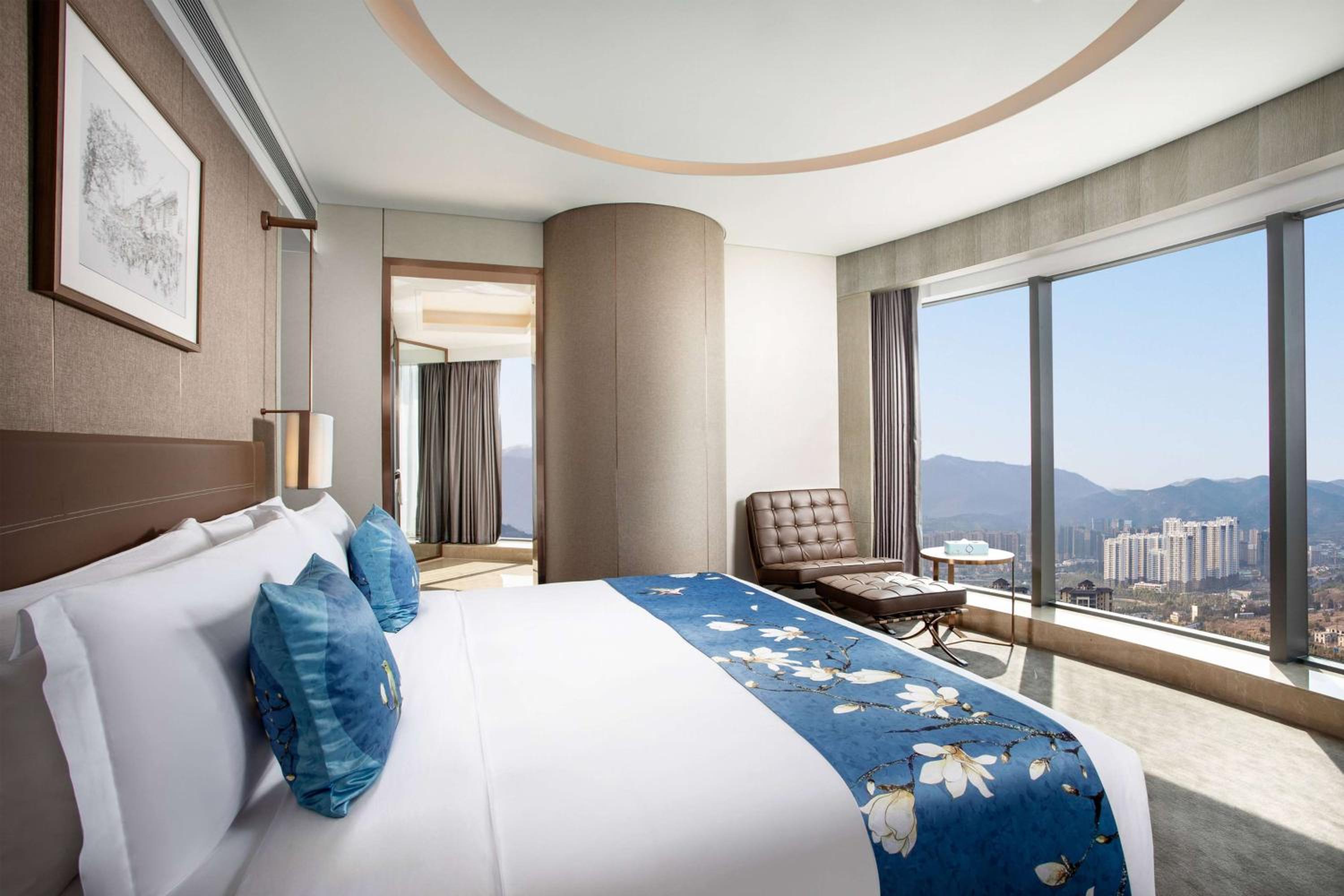 Superior Suite - Photo 1
