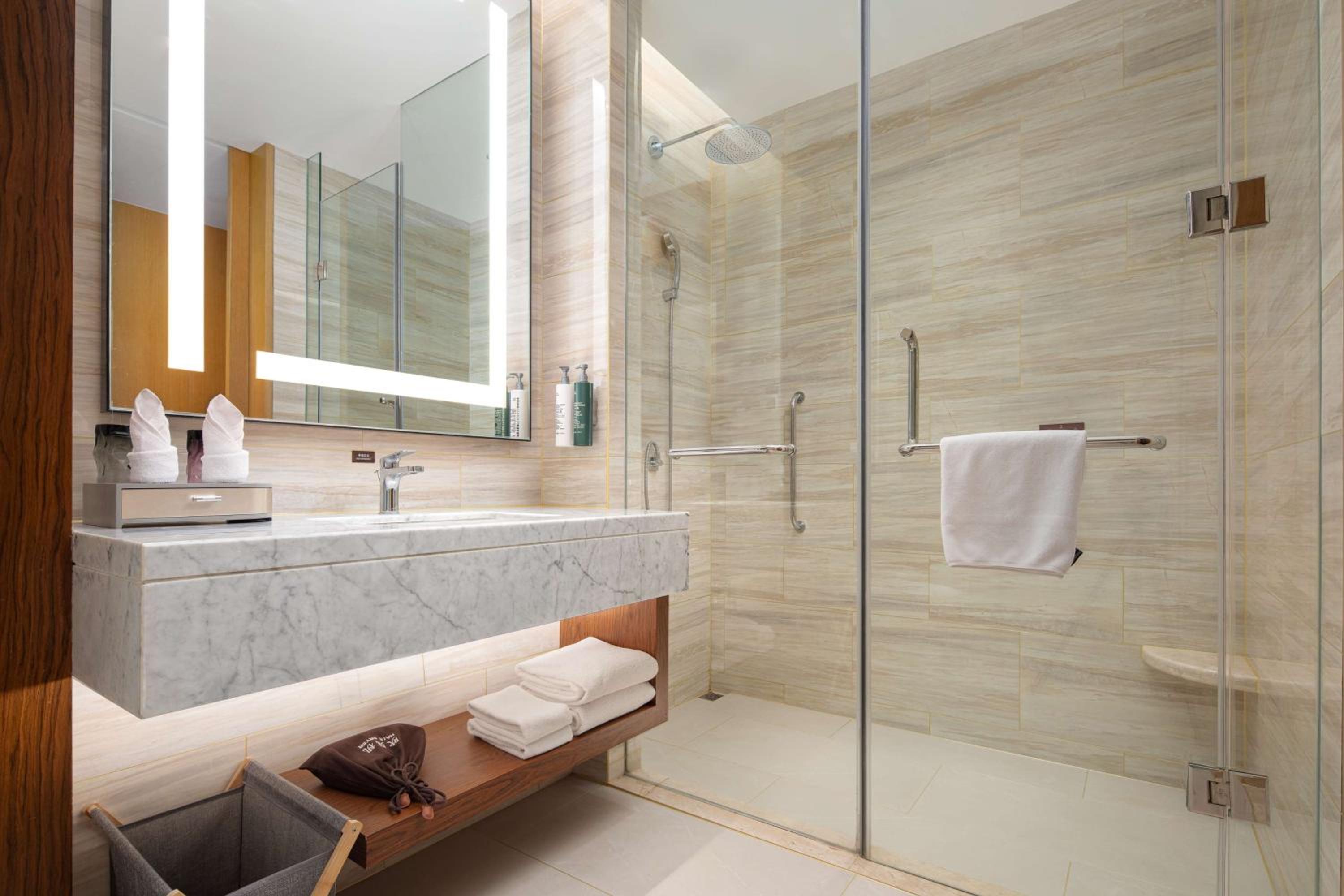 King Guest Room - Photo 3