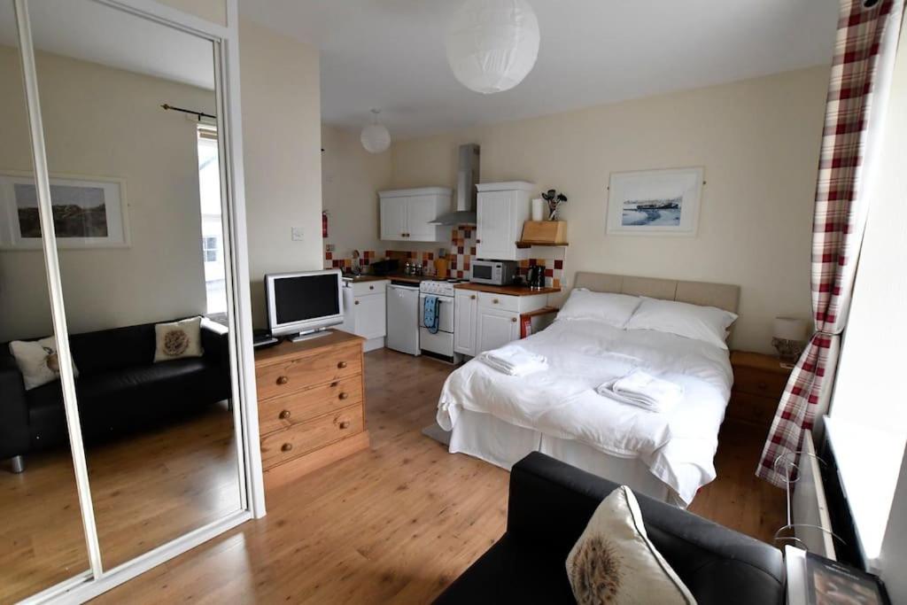 One-Bedroom House photo 1