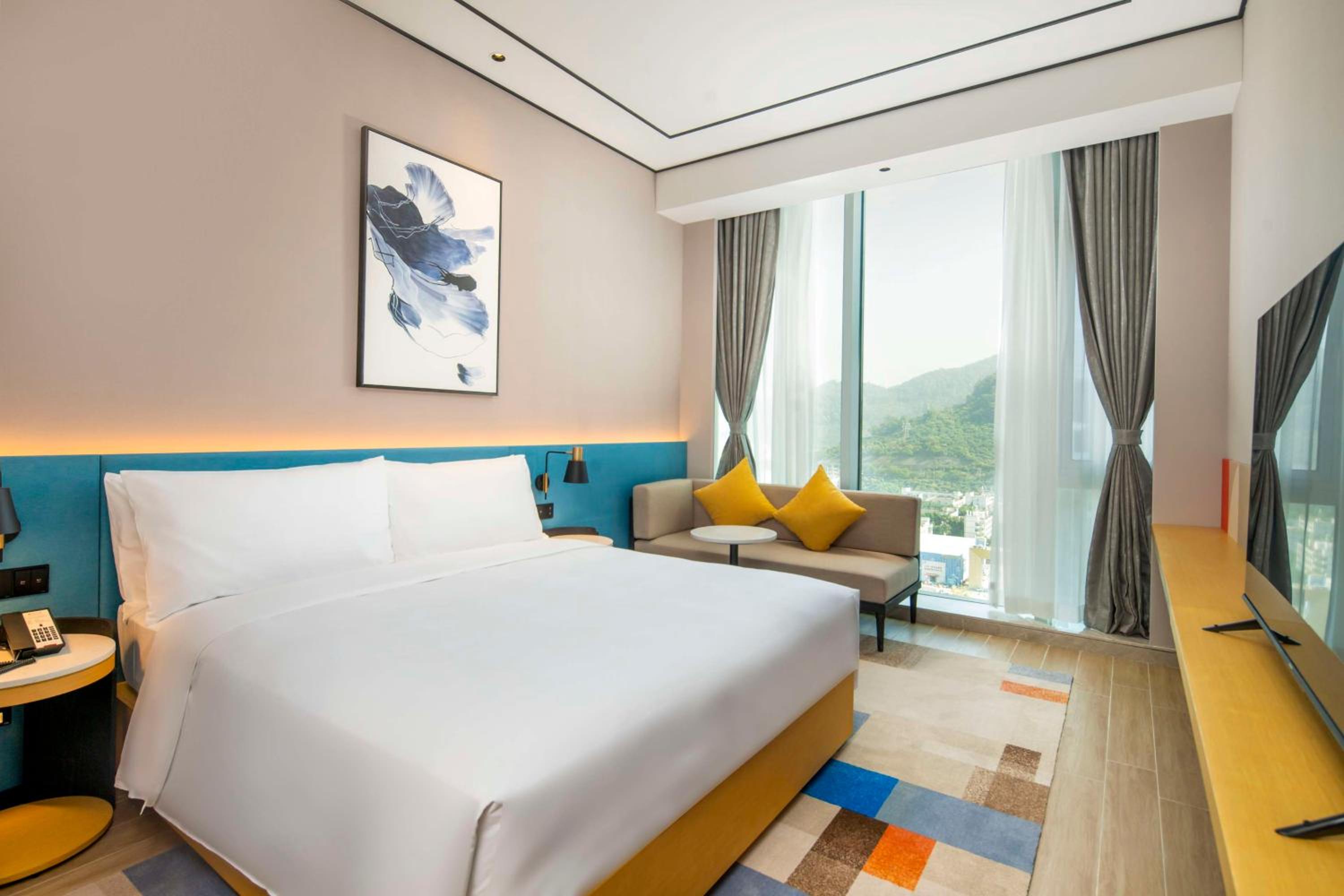 King Guest Room - Photo 2