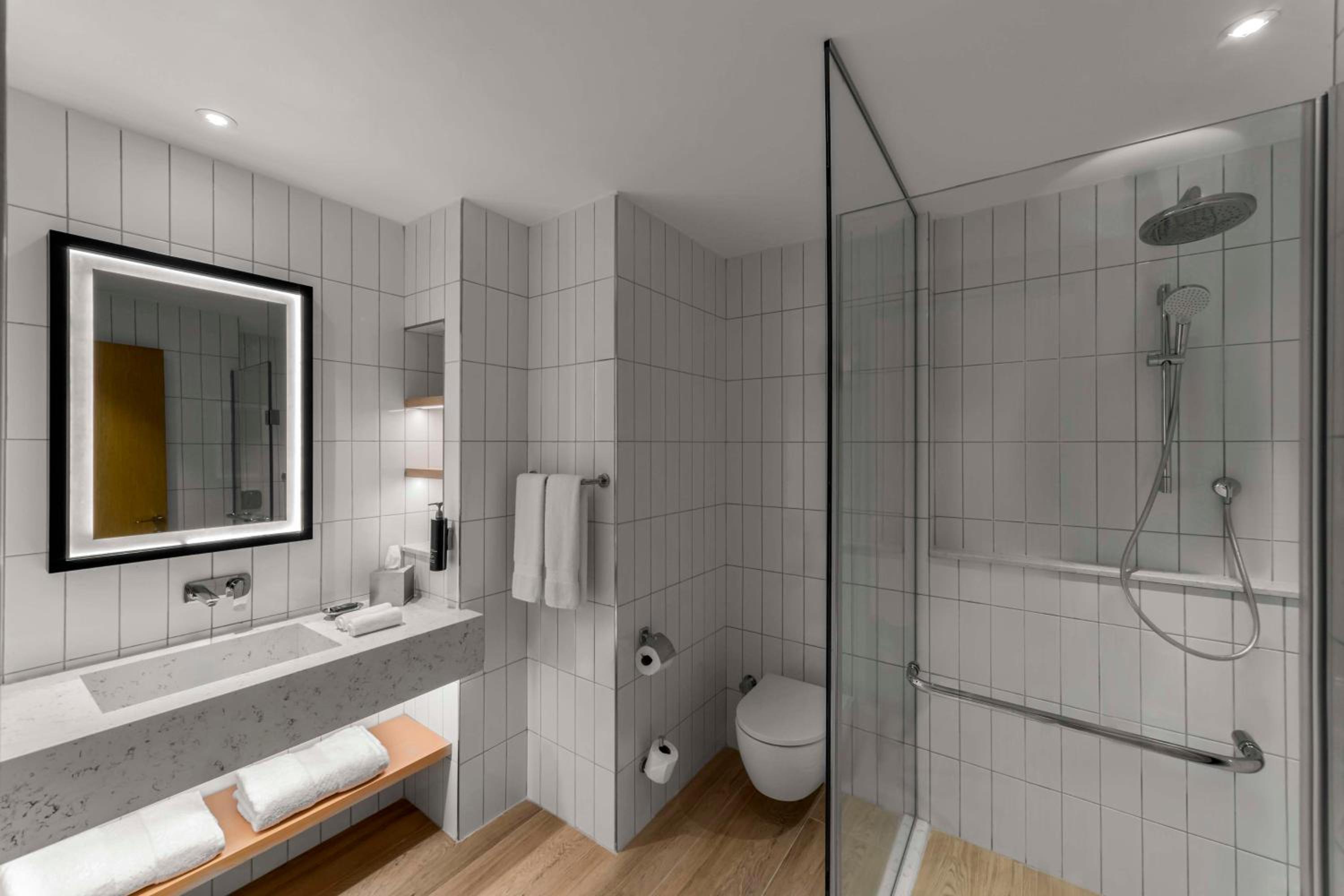 One-Bedroom King Suite - Photo 6