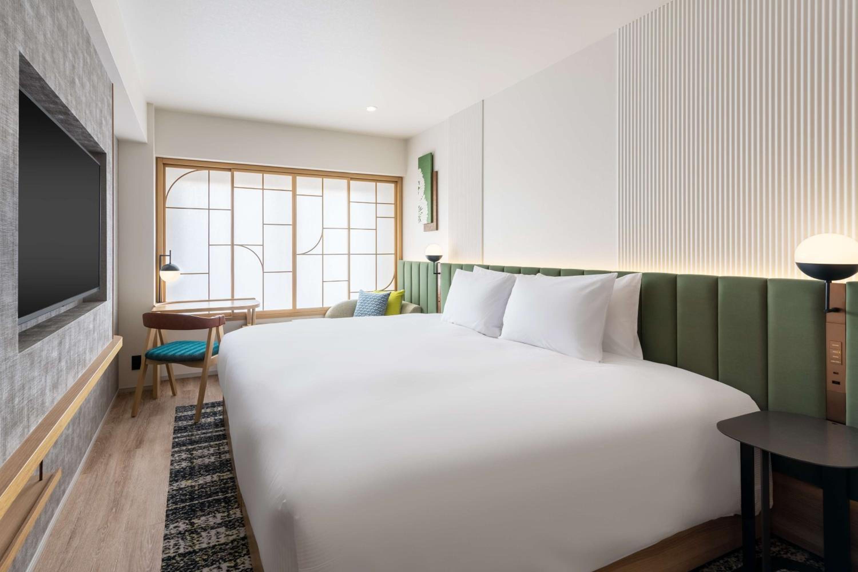 King Guest Room - Photo 1