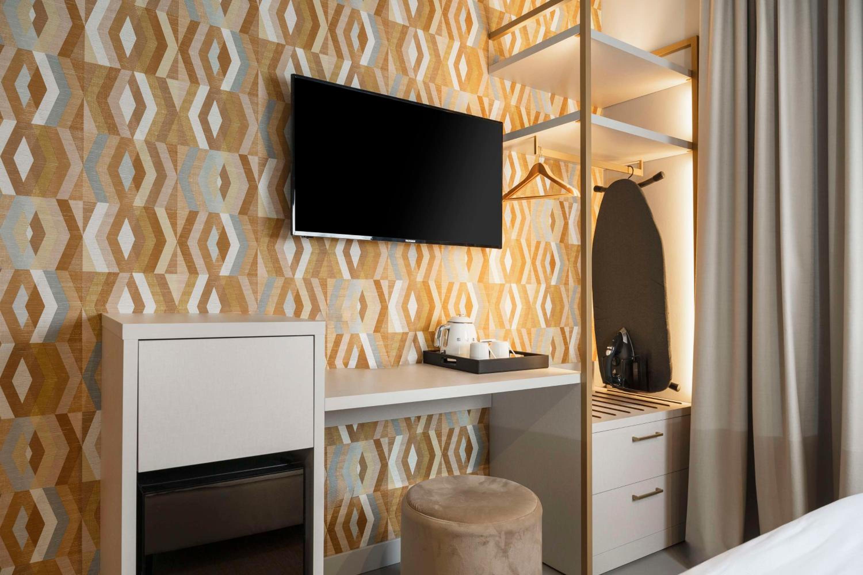 Queen Room