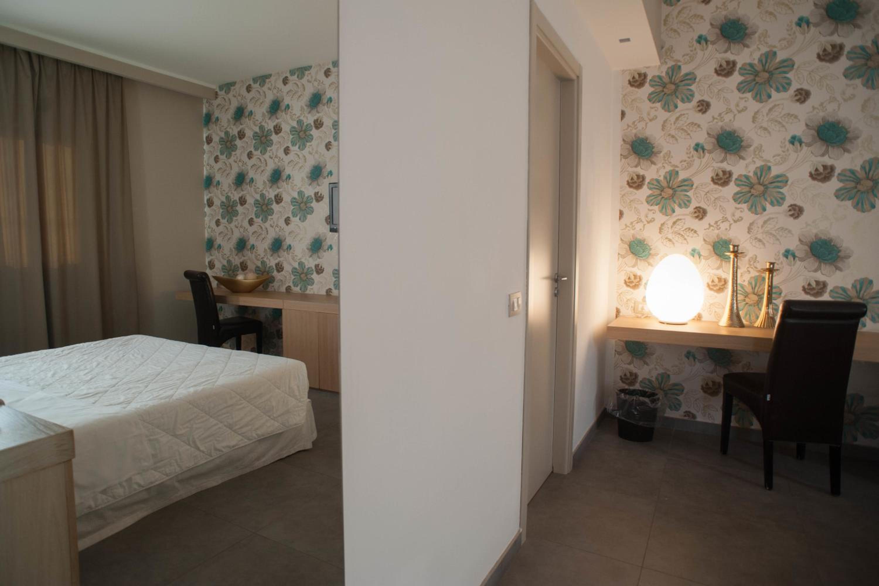 Double or Twin Room - Photo 2