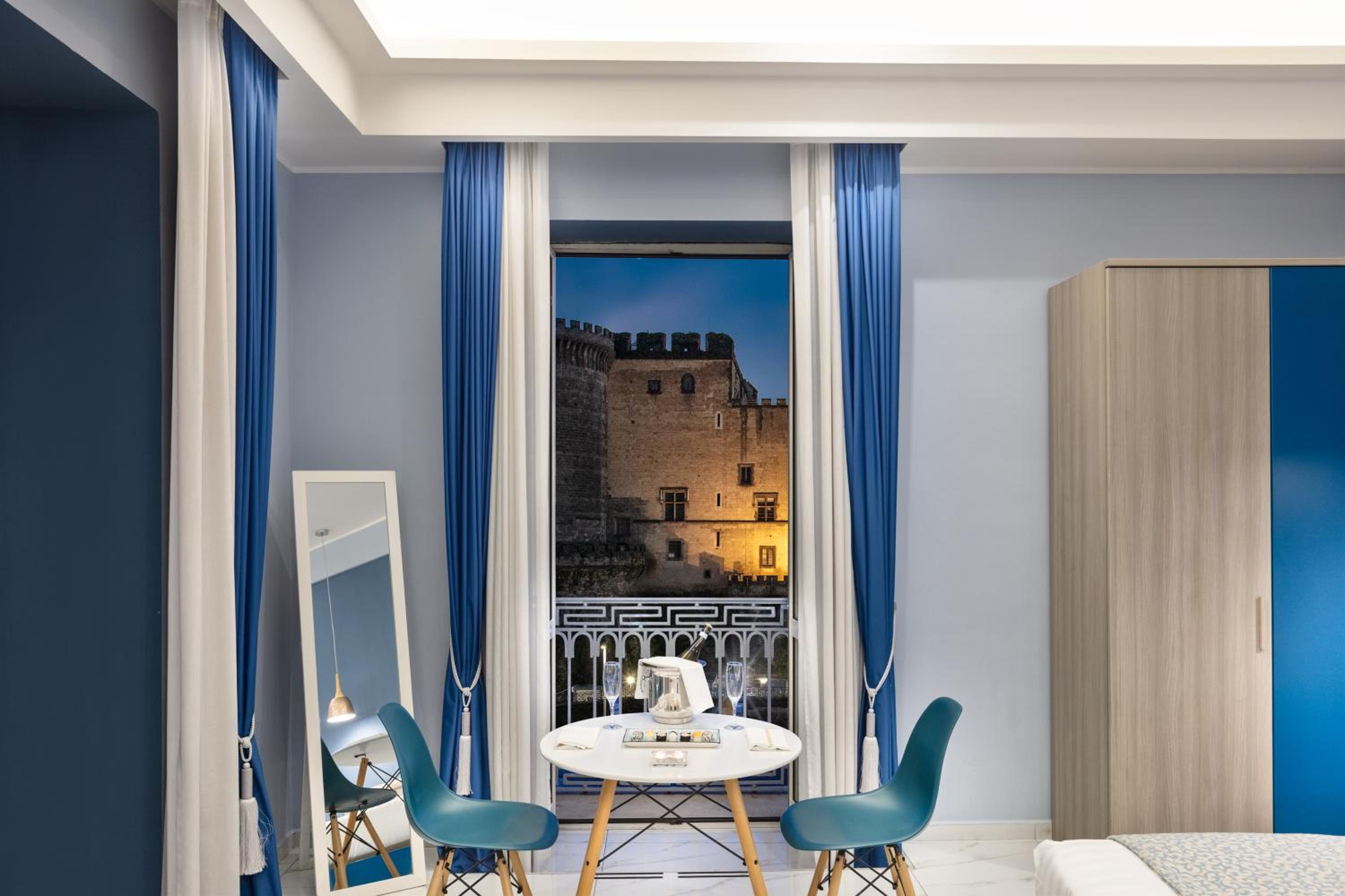 King Suite with Sea View and Spa Bath