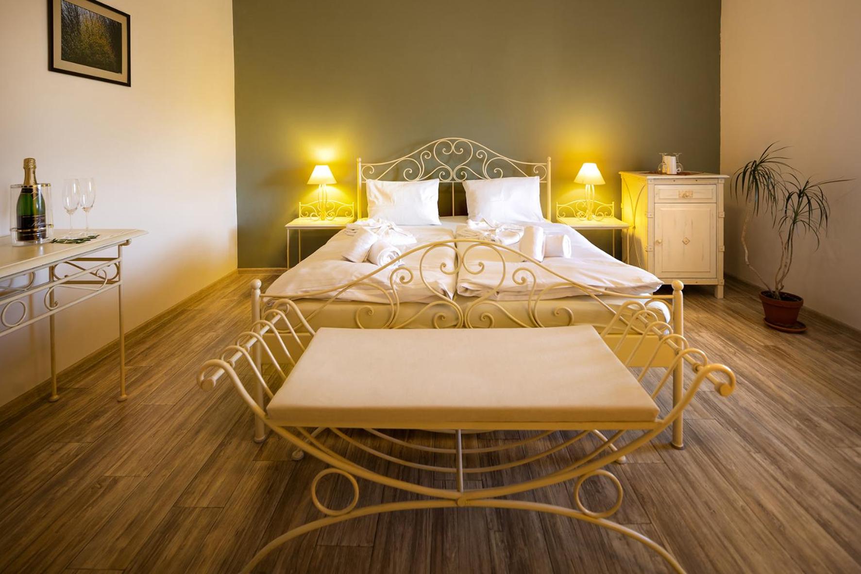 Deluxe Double Room with Bath photo 1
