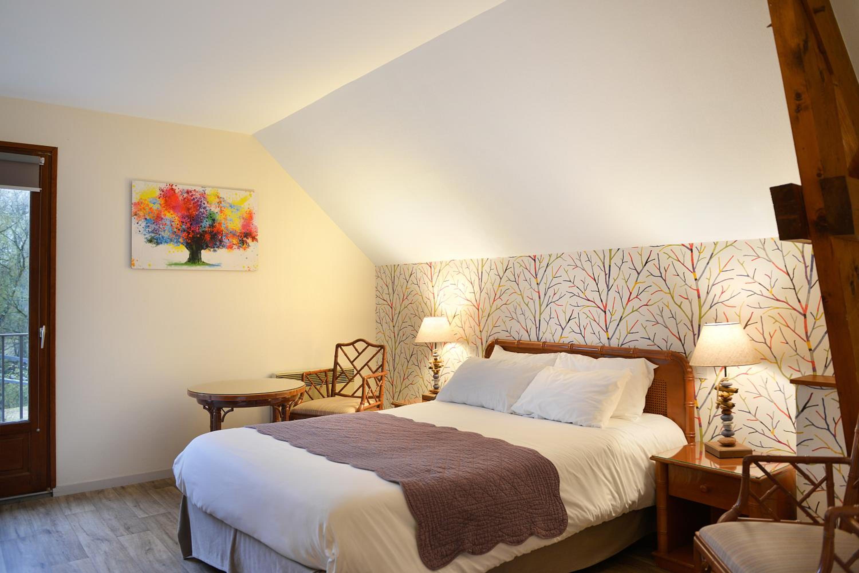King Room with Balcony - Photo 1