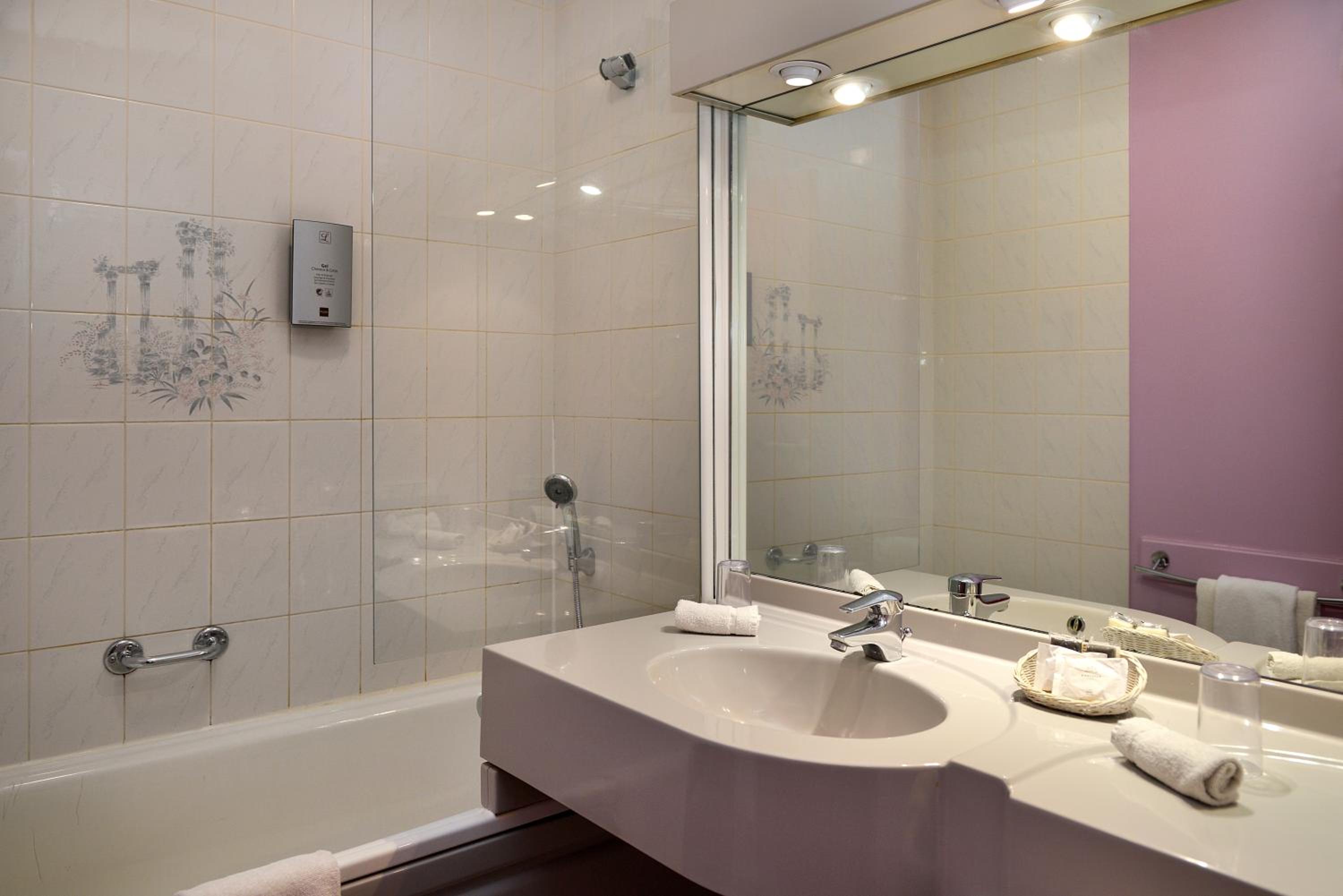 Twin Room - Photo 4