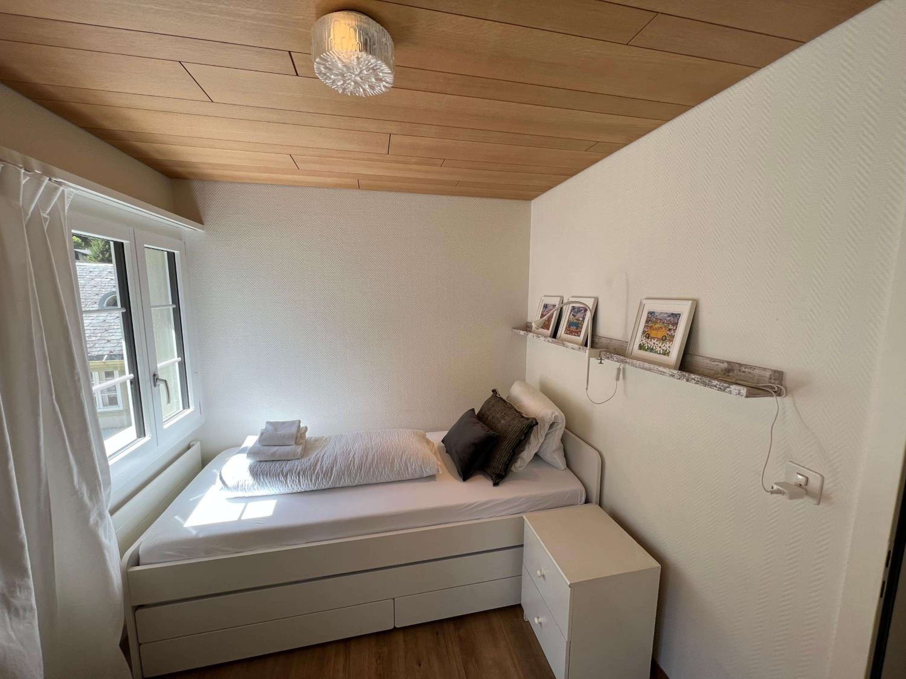 Single Room With Shared Bathroom photo 2