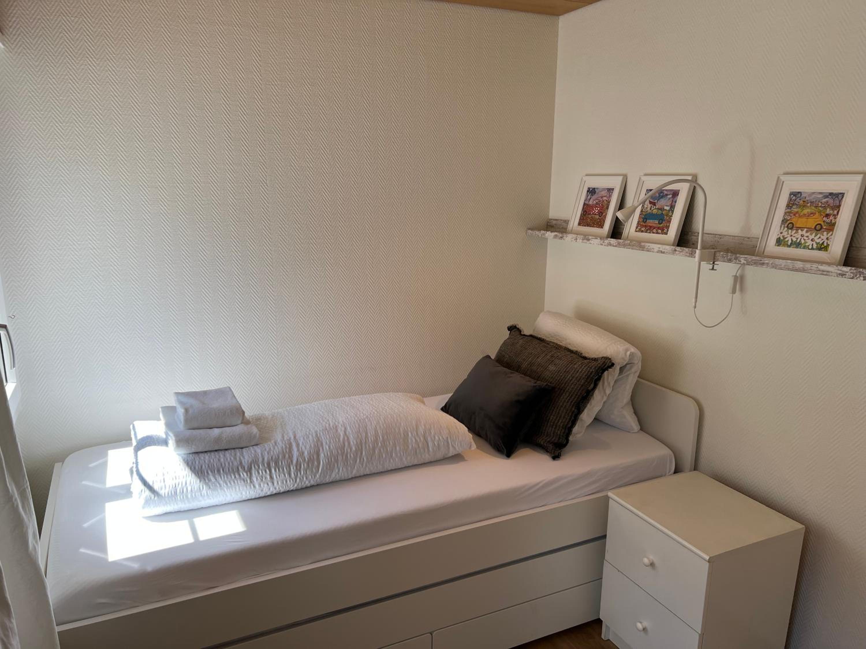 Single Room With Shared Bathroom photo 3
