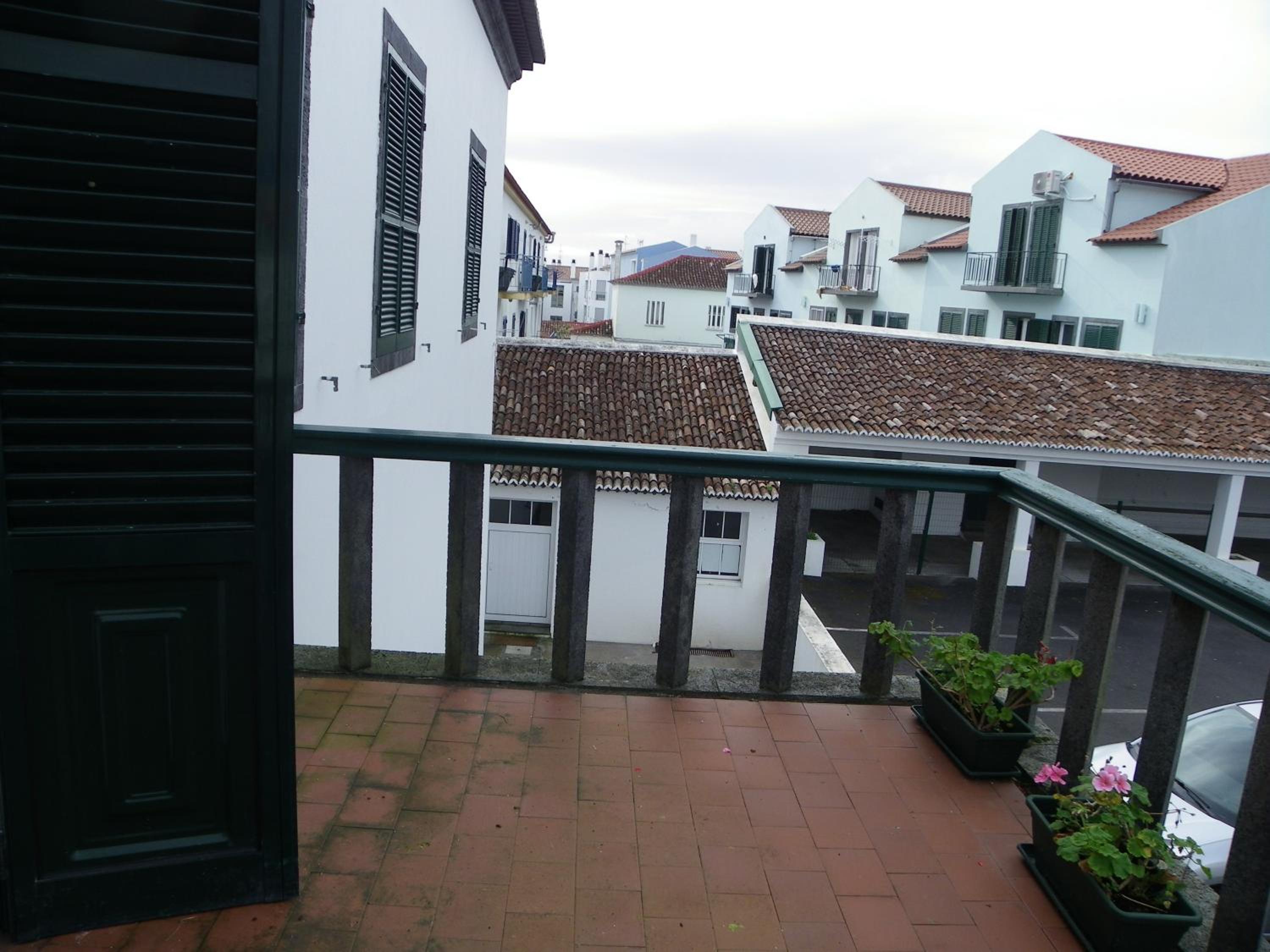 Standard Double or Twin Room with Balcony - Photo 10