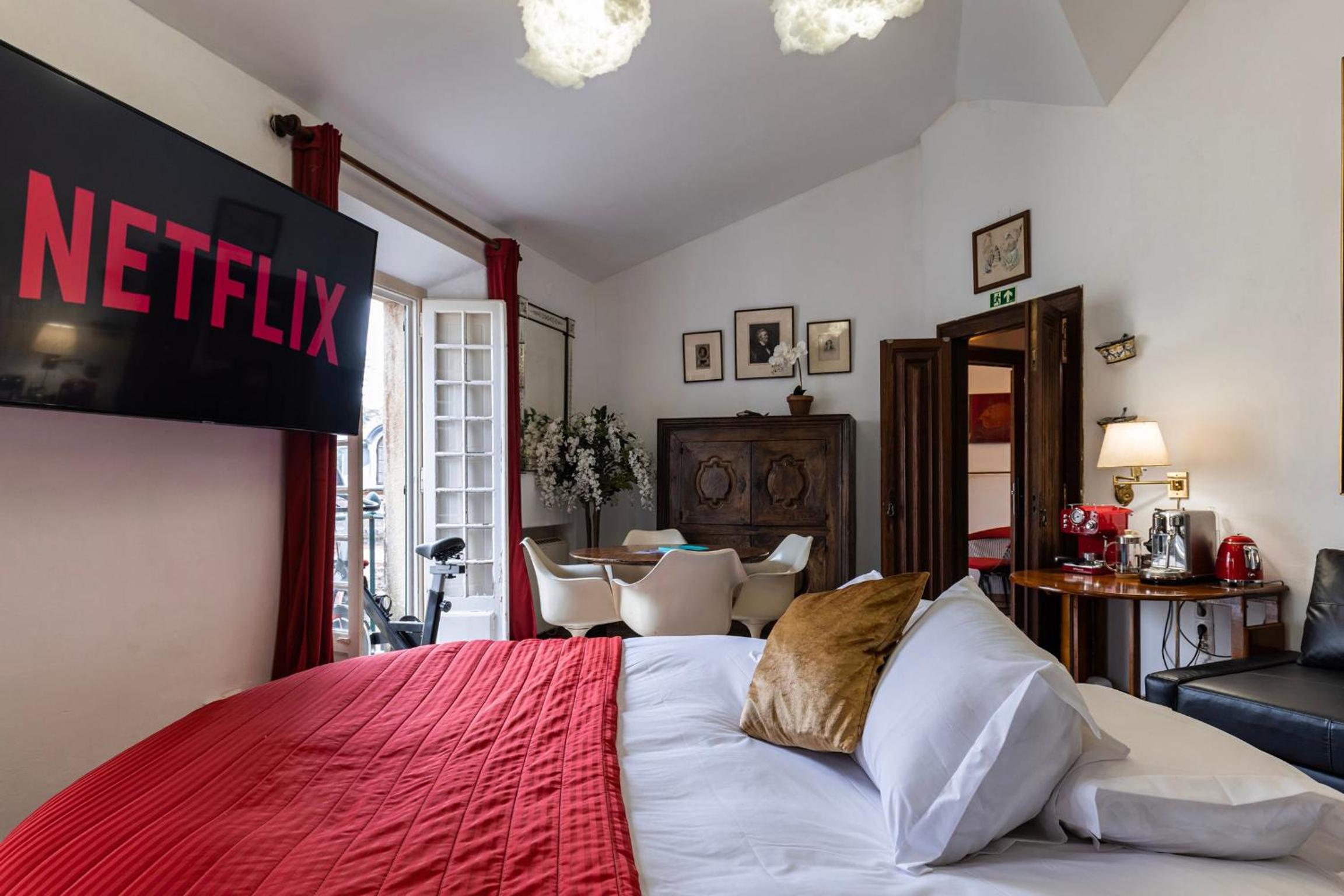 Deluxe Family Suite photo 3