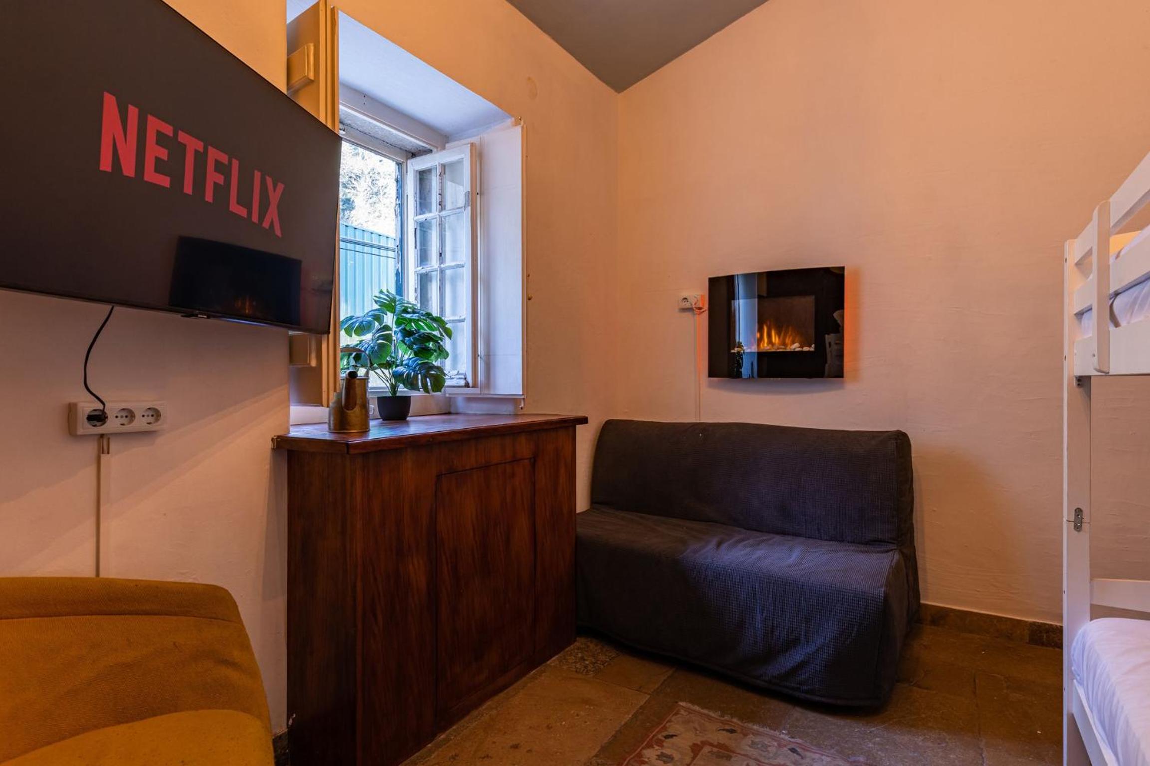 Deluxe Family Suite
