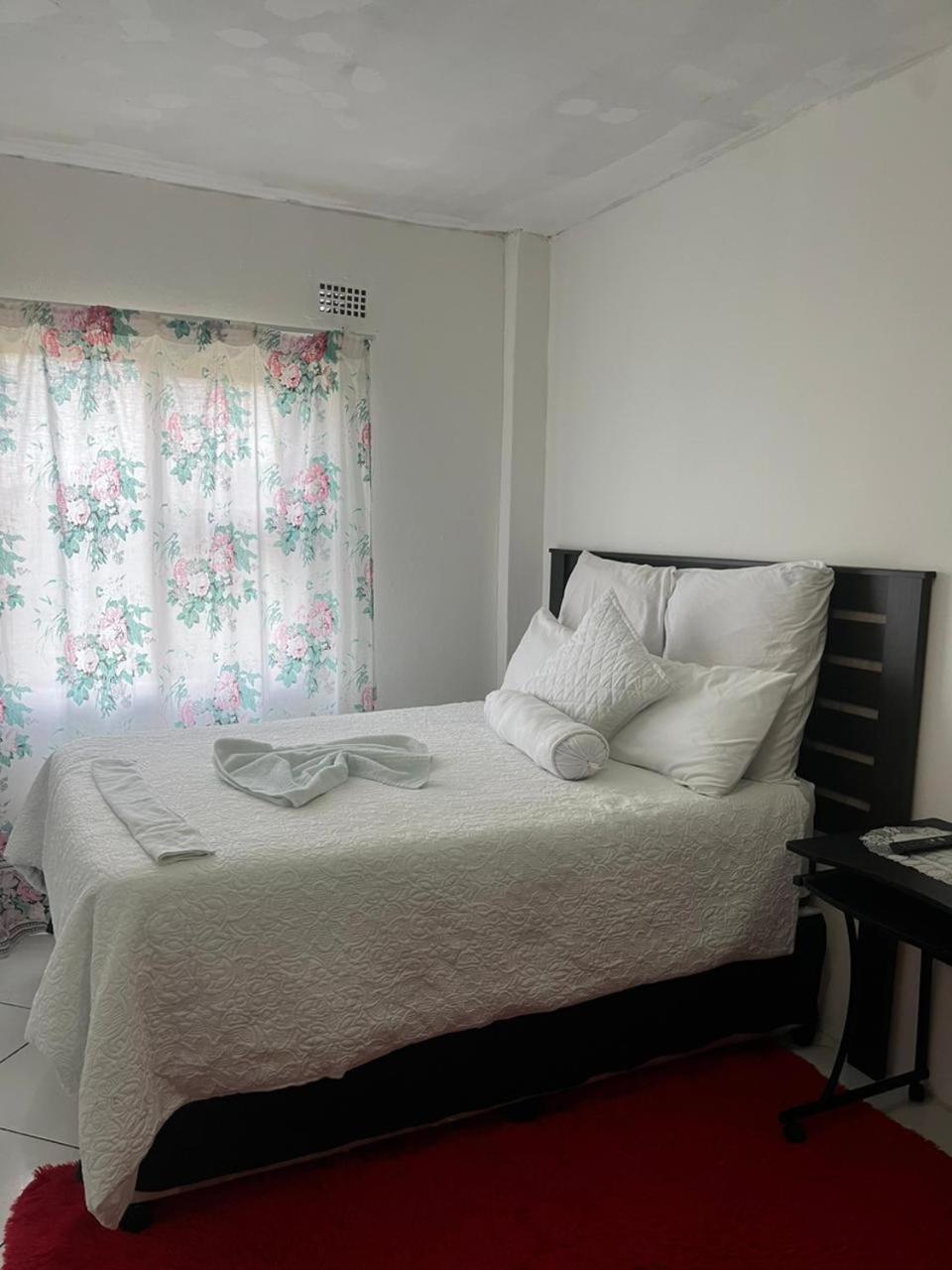 Double Room - Photo 5