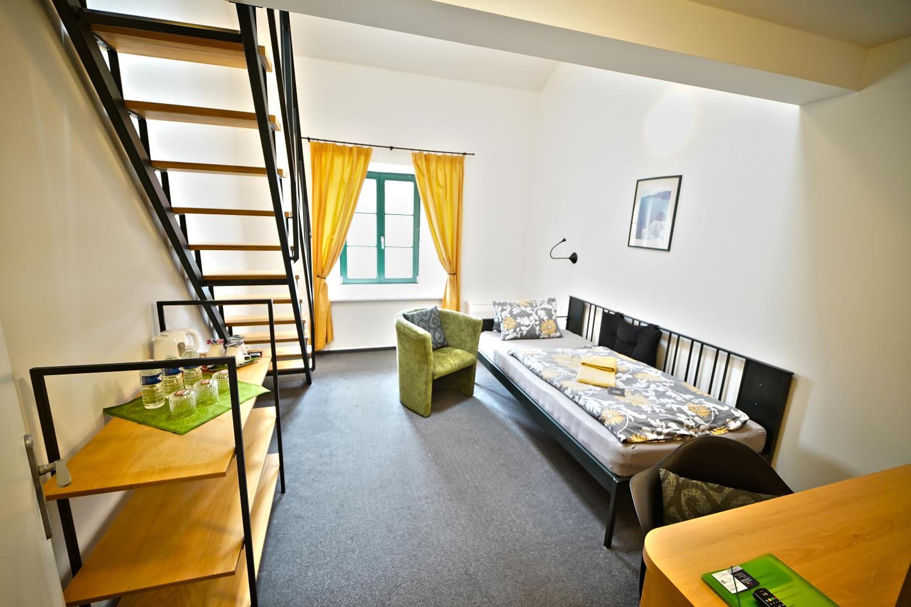 Standard Triple Room - Photo 1
