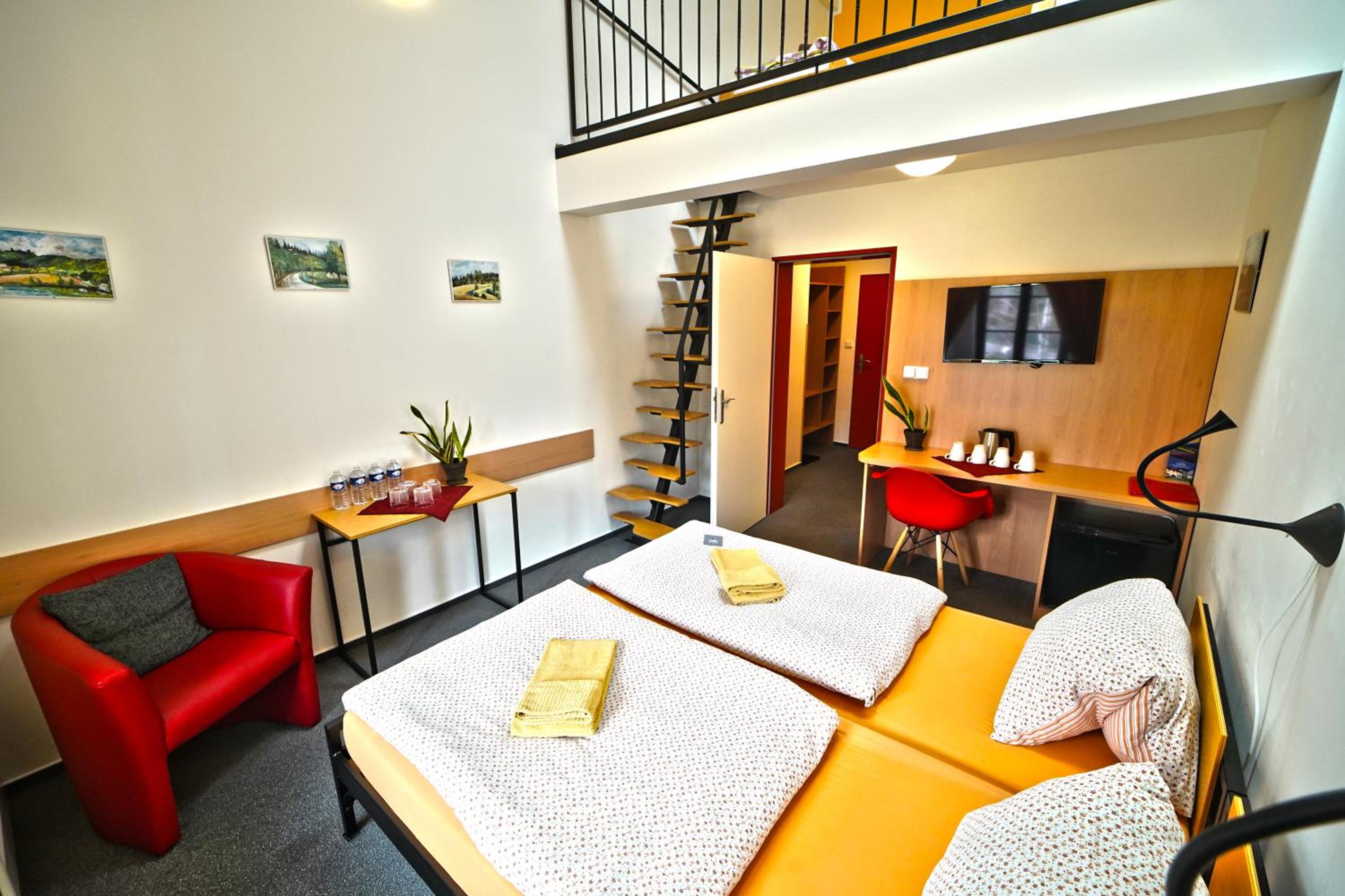 Standard Twin Room with Garden View photo 2
