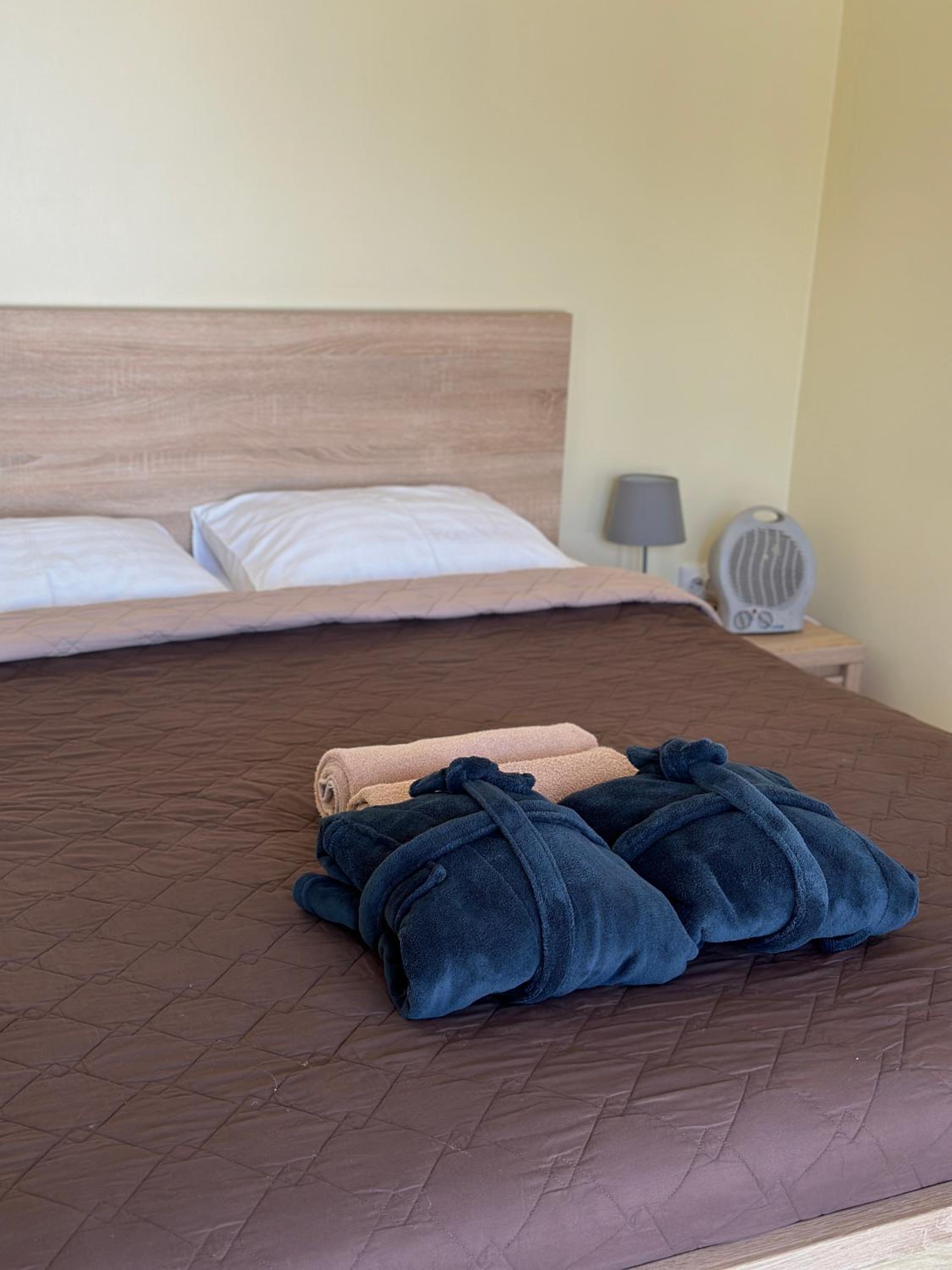 One-Bedroom House photo 1