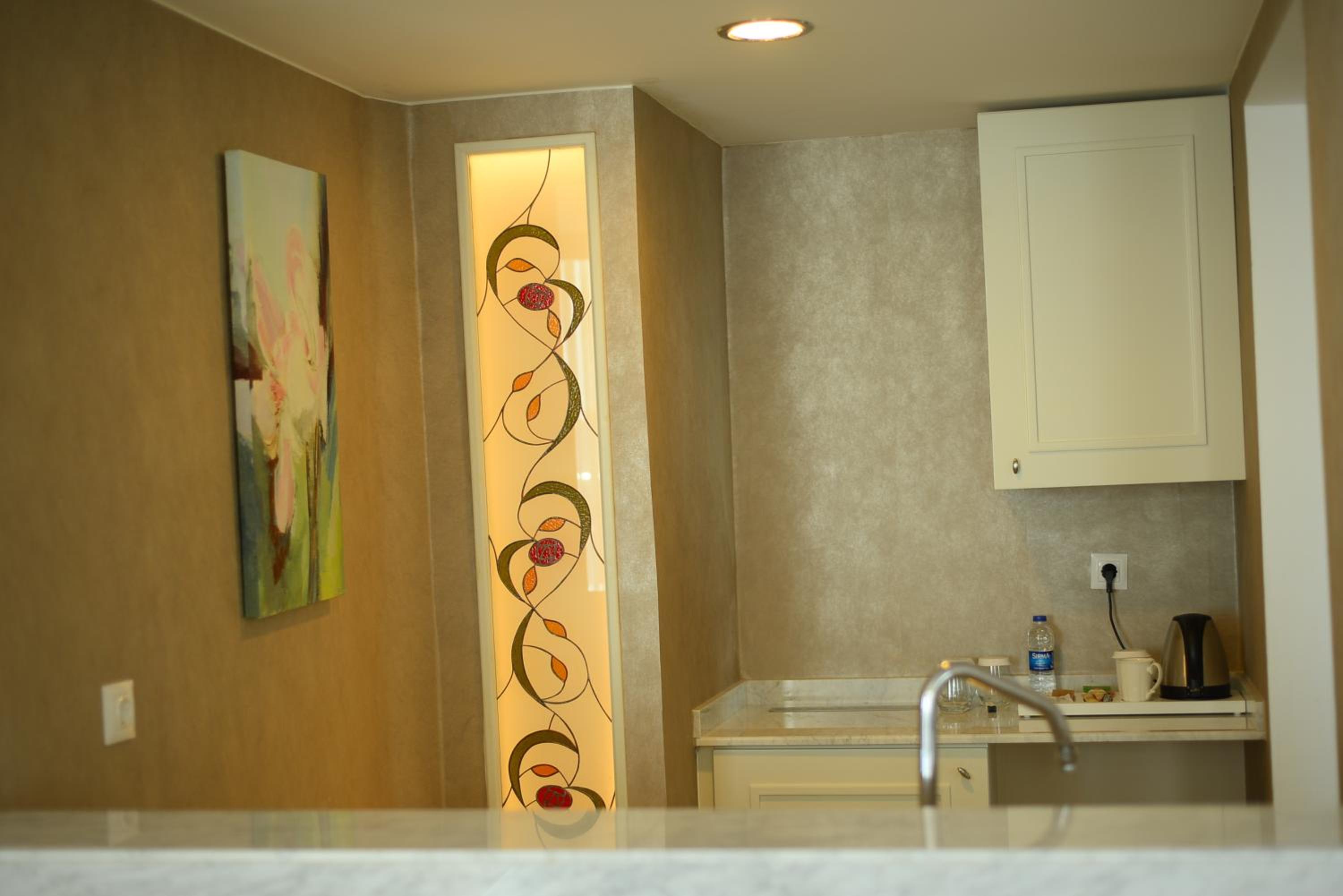 Executive Suite with Sea View thumbnail 5