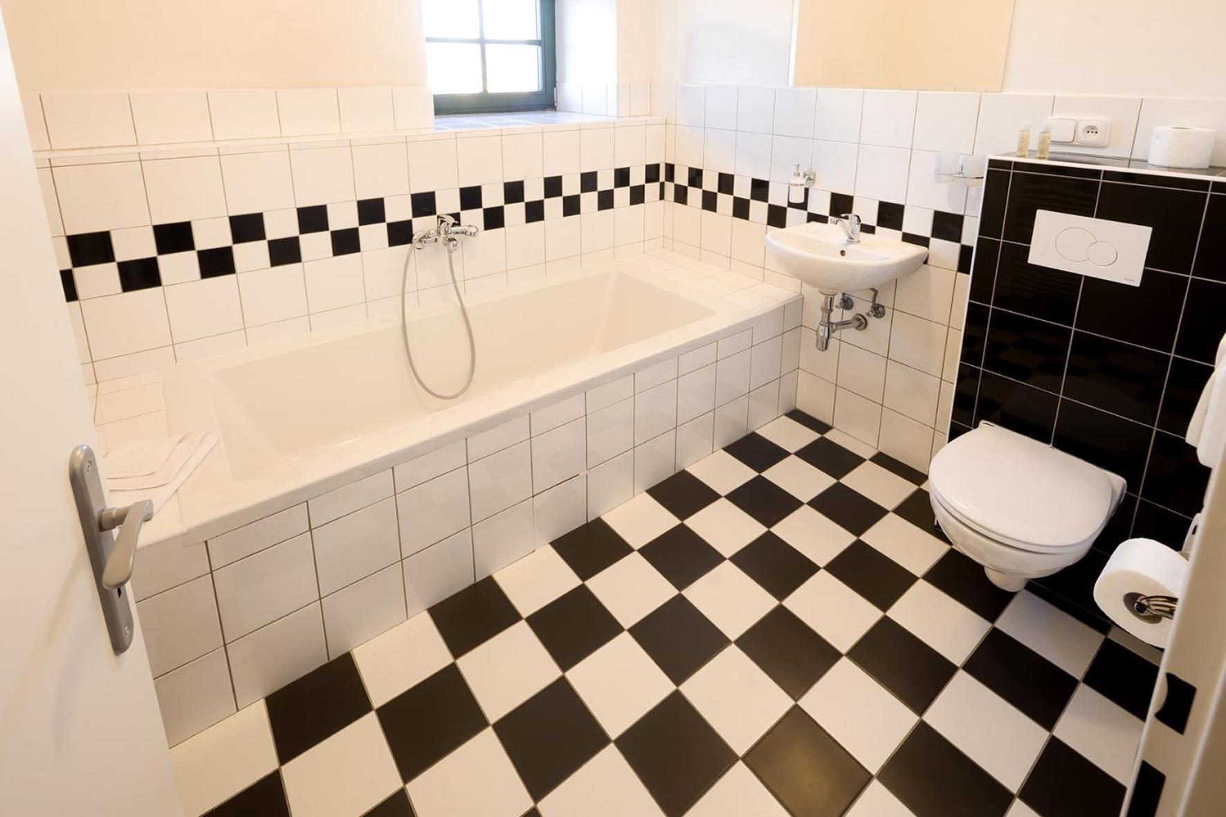 Deluxe Double Room with Bath photo 3