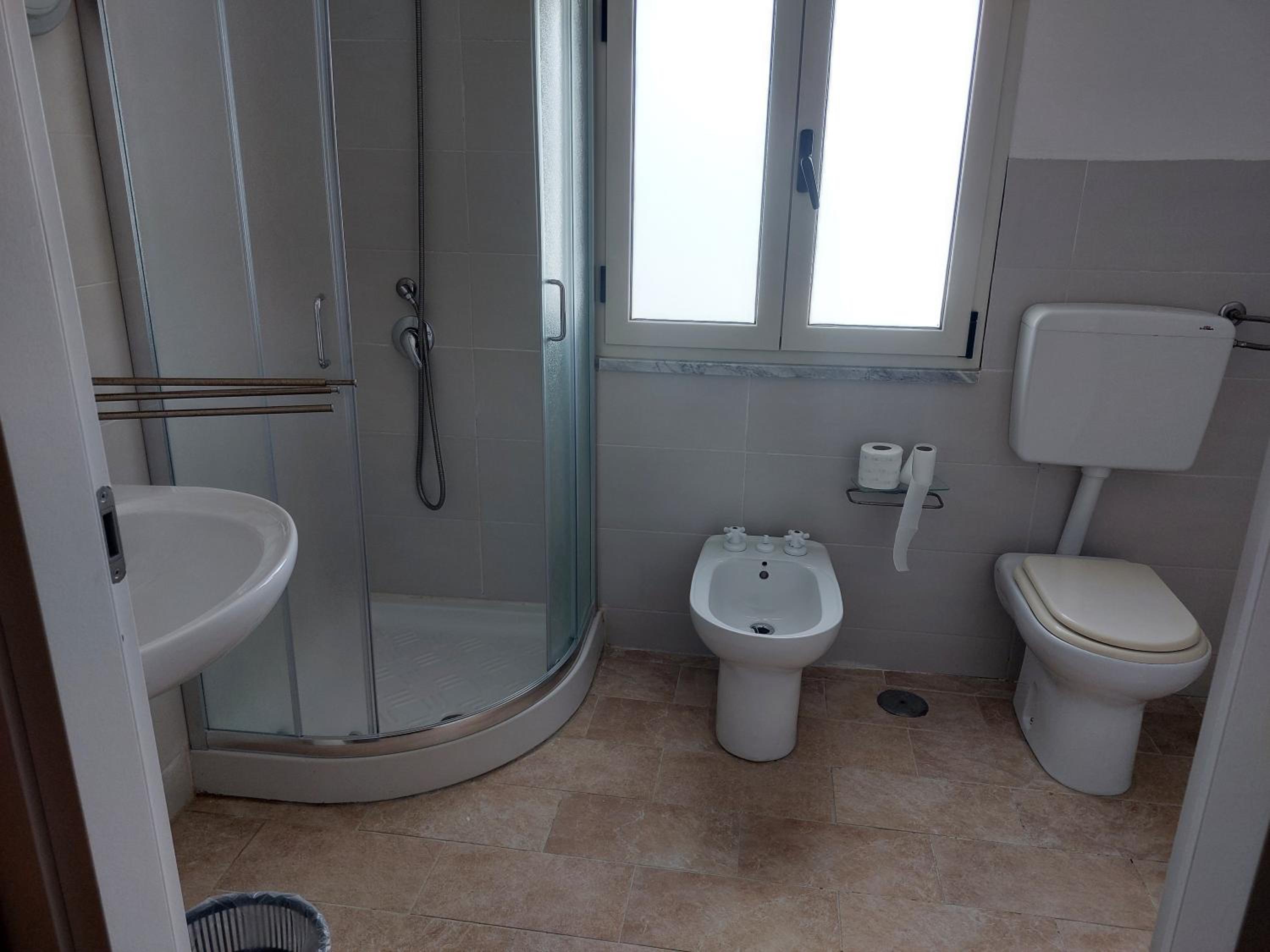 Economy Double Room photo 2