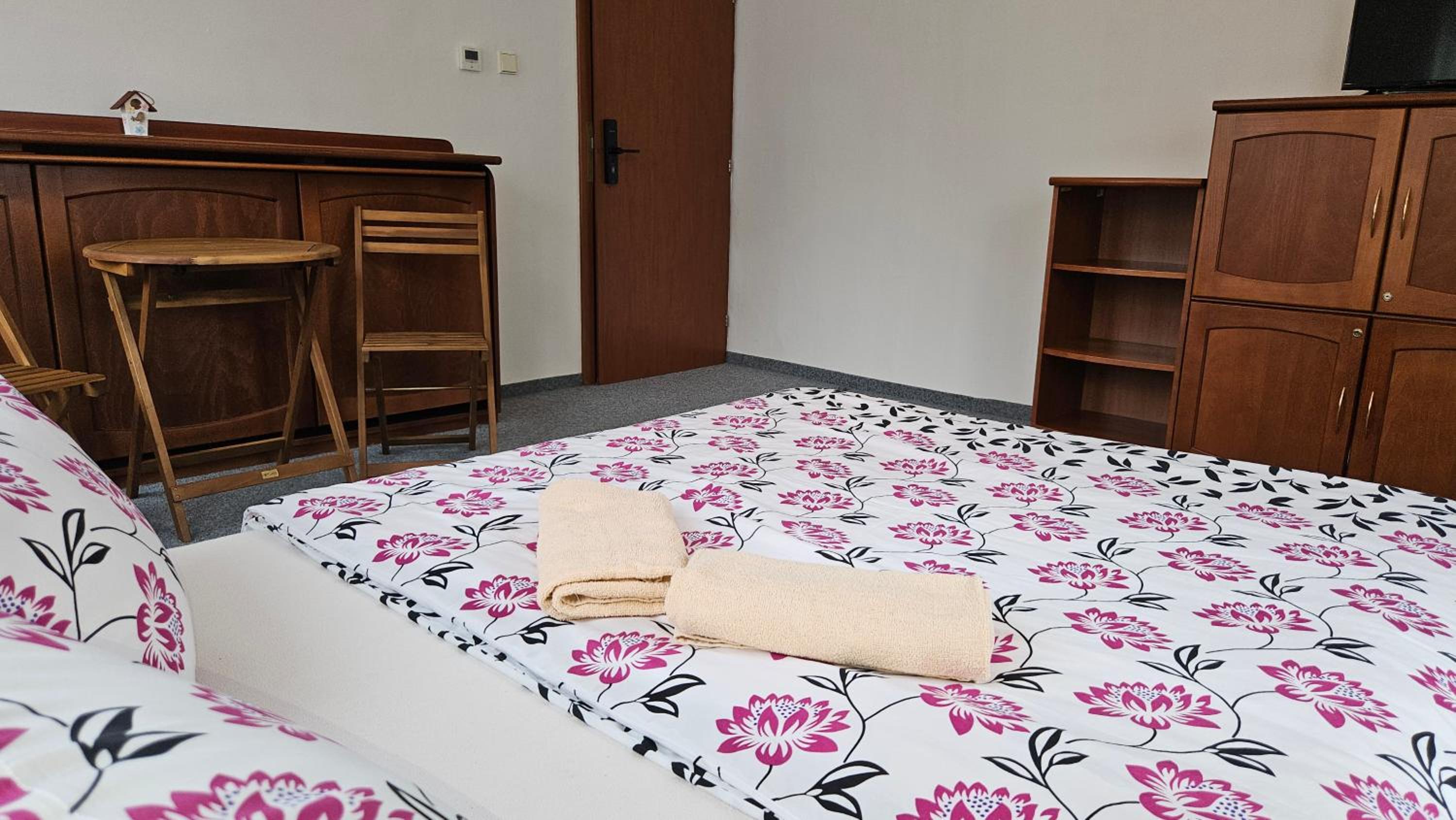 Double Room with Extra Bed photo 2