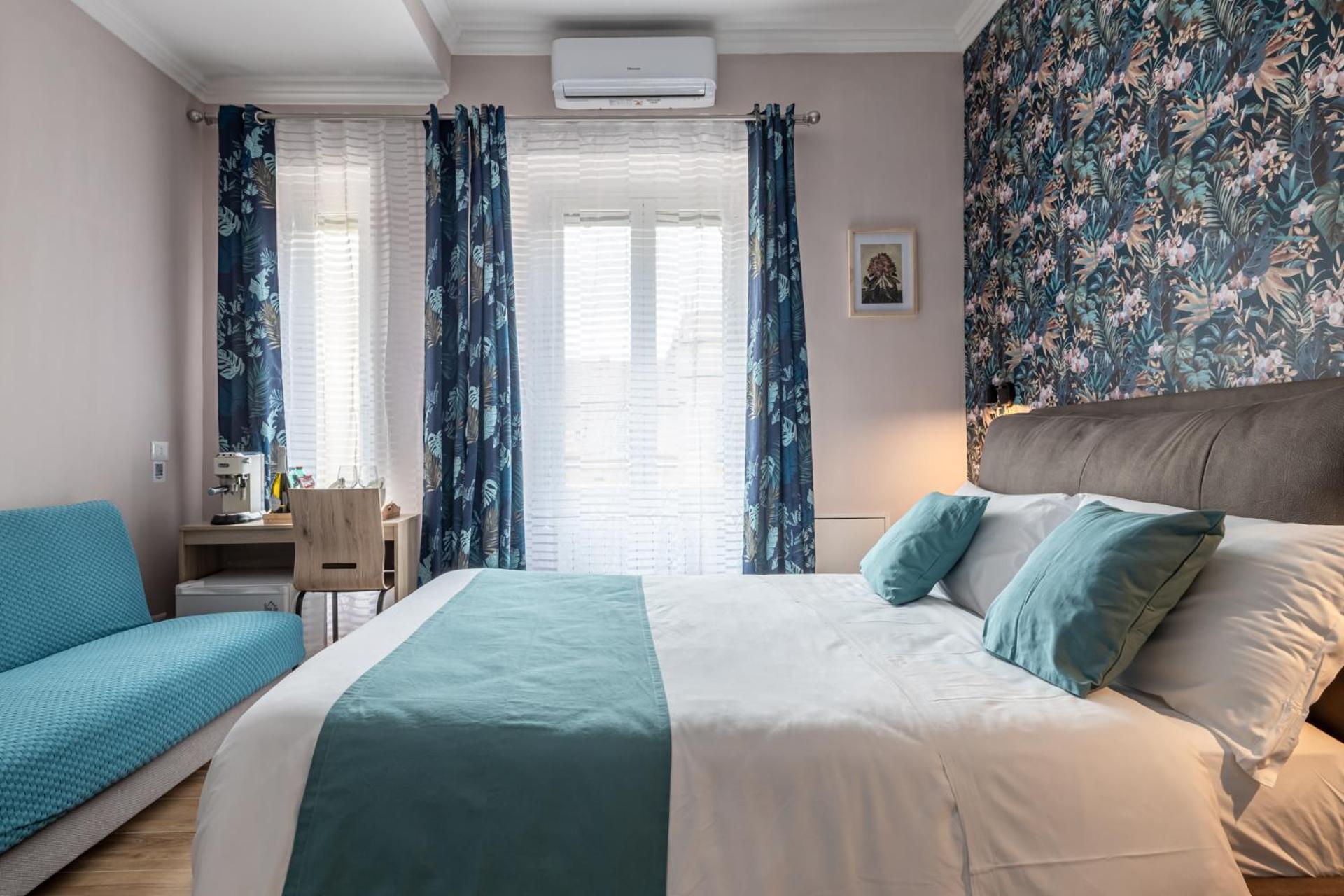Double Room with Private Bathroom photo 3