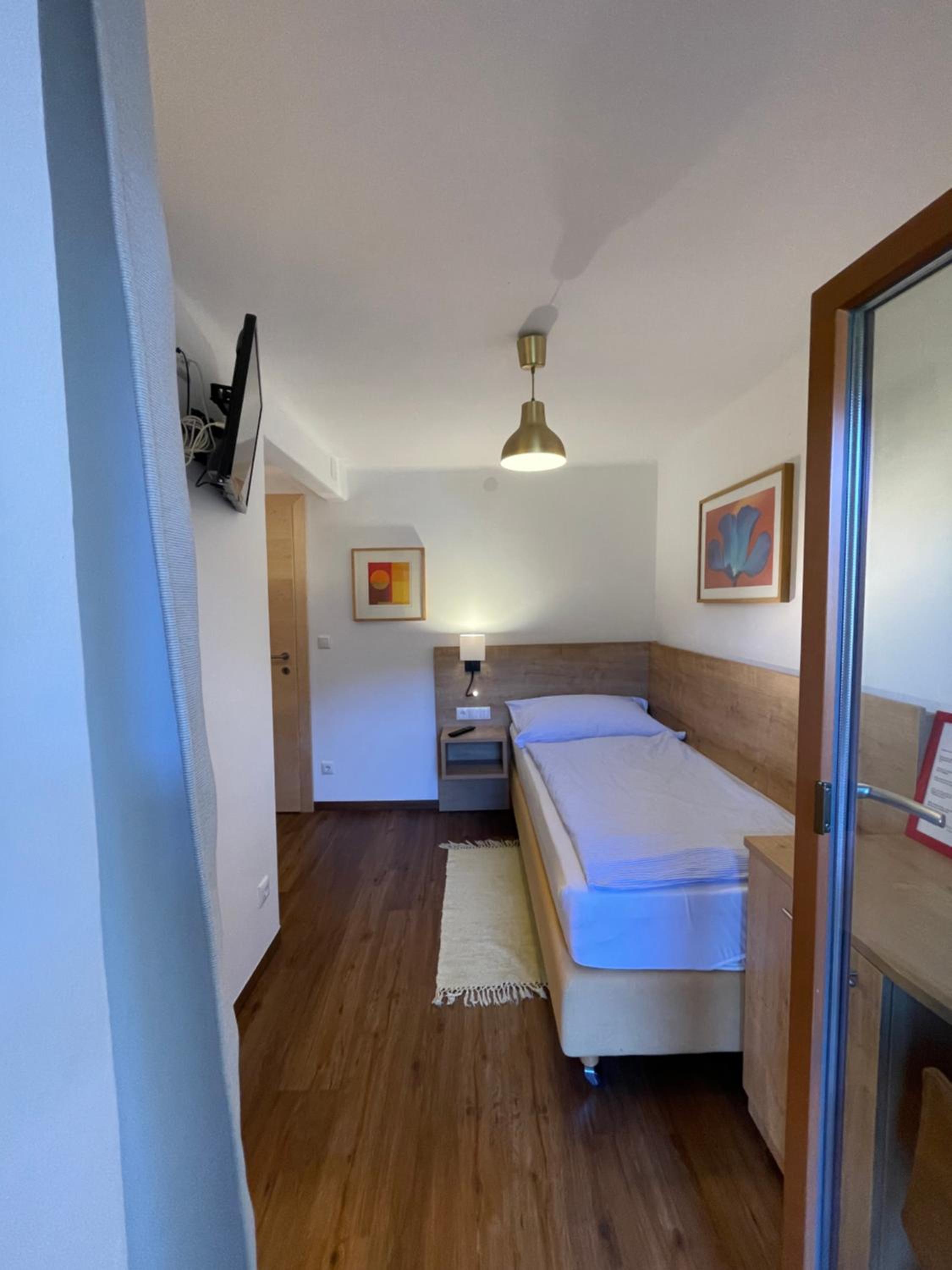 Deluxe Single Room with Balcony photo 2