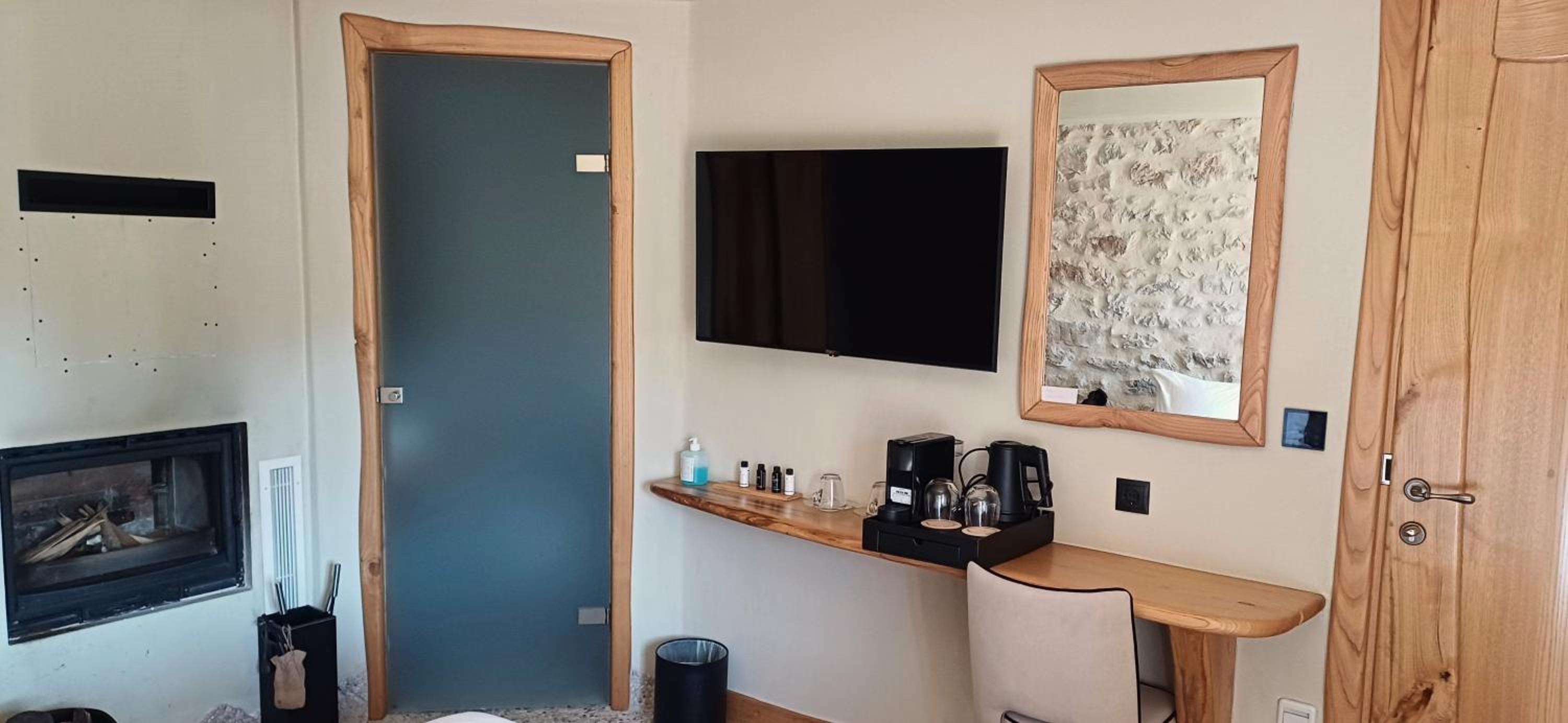 King Room with Mountain View photo 1