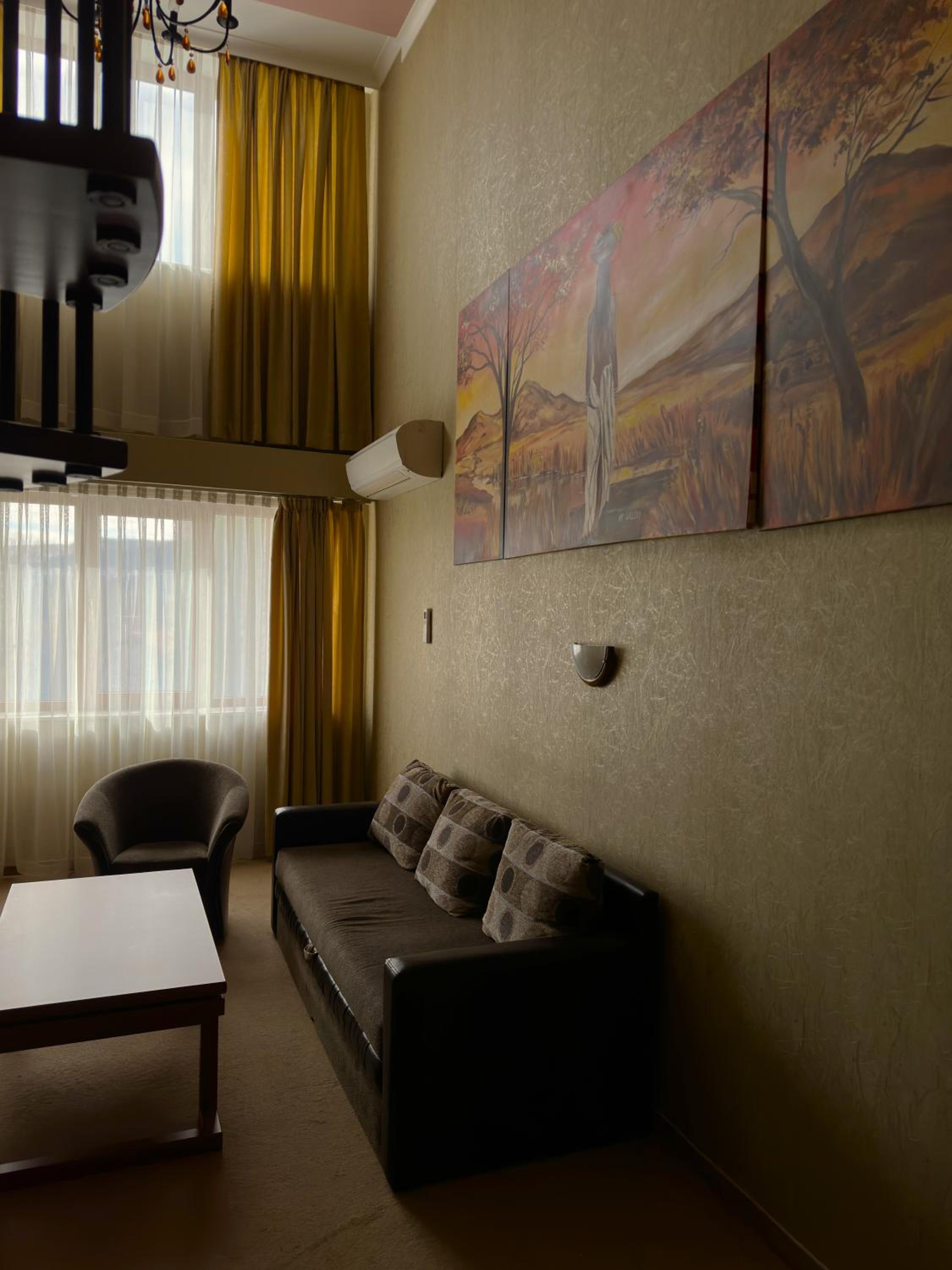Deluxe Duplex Suite